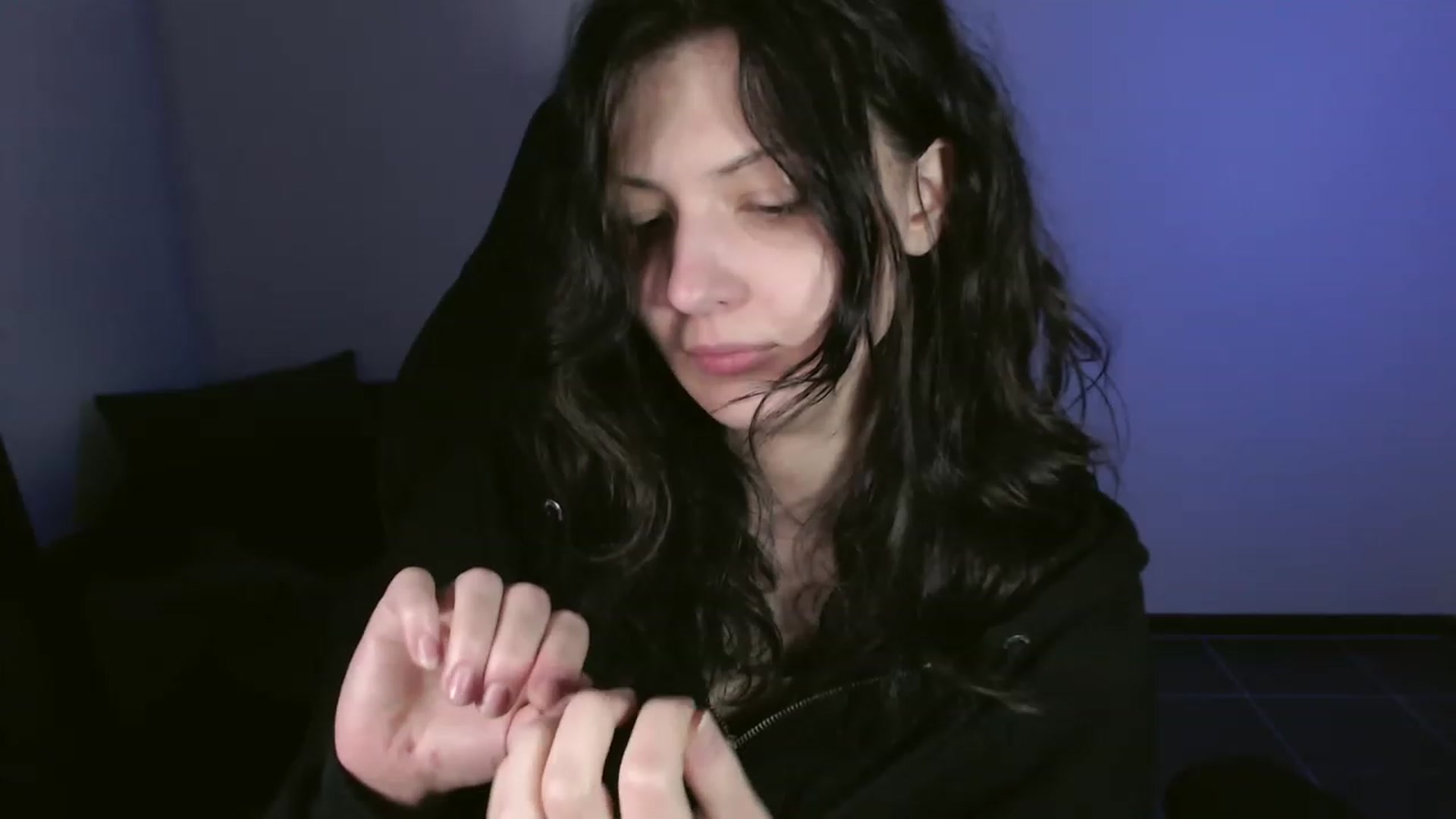 Gallery image thumbnail from RoomToAvoid's myfreecams stream on, 10/16/2023, 07:23 image 16 of 20