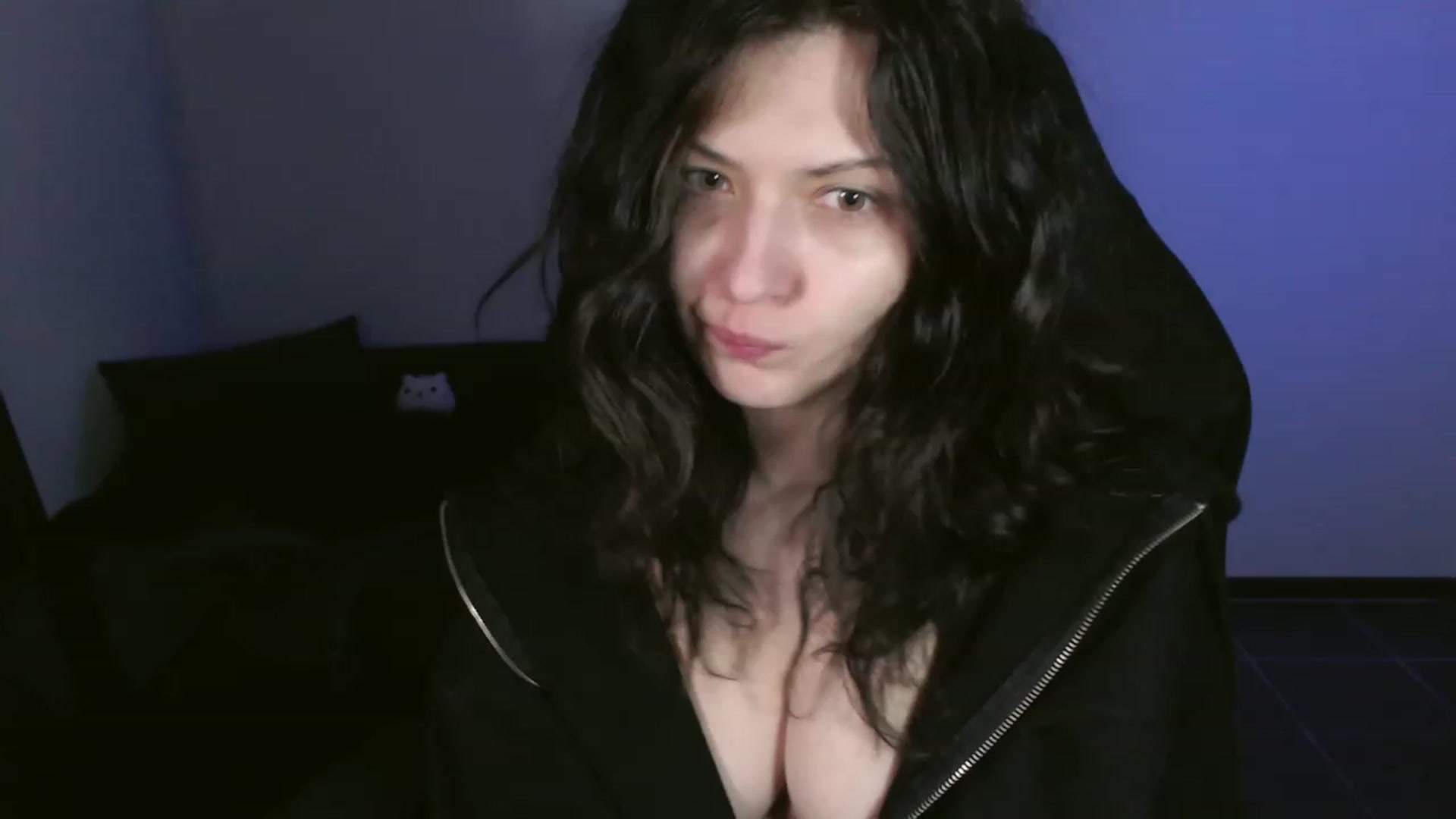 Gallery image thumbnail from RoomToAvoid's myfreecams stream on, 10/16/2023, 07:23 image 7 of 20