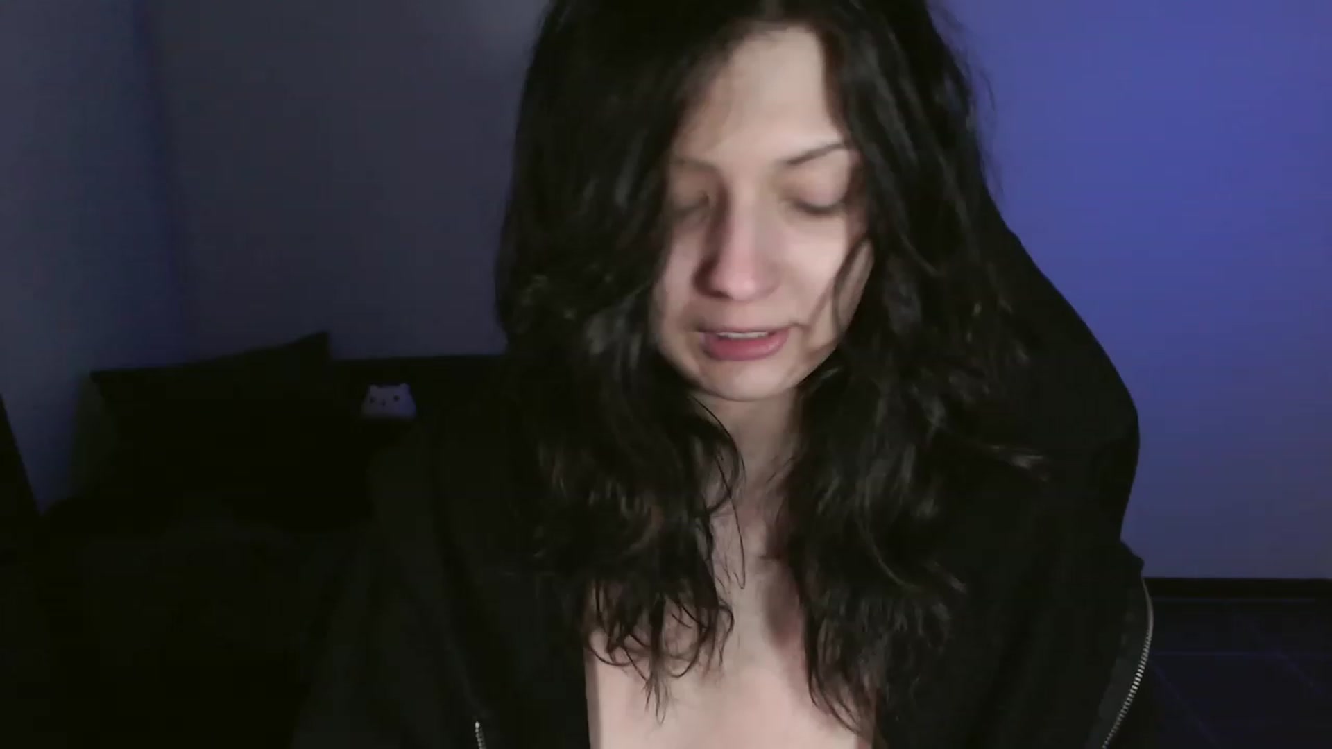 Gallery image thumbnail from RoomToAvoid's myfreecams stream on, 10/16/2023, 07:23 image 3 of 20