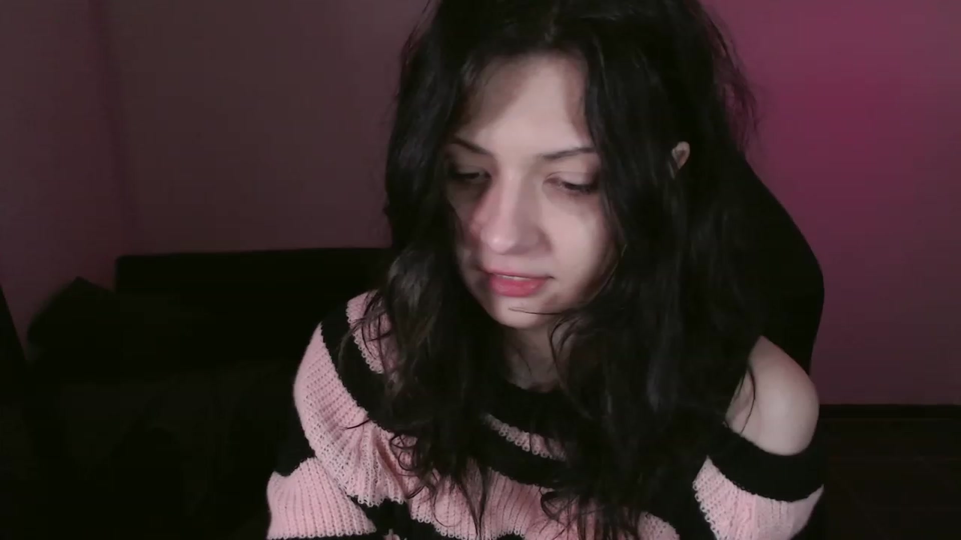 Gallery image thumbnail from RoomToAvoid's myfreecams stream on, 10/17/2023, 02:52 image 1 of 20