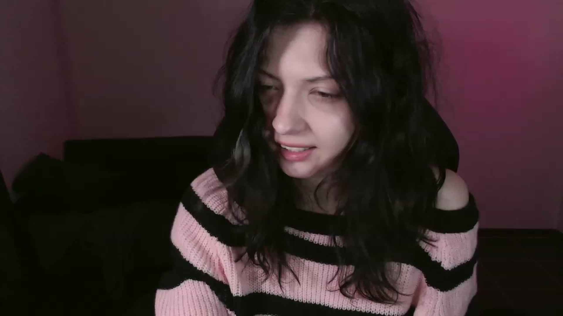 Gallery image thumbnail from RoomToAvoid's myfreecams stream on, 10/17/2023, 02:52 image 3 of 20