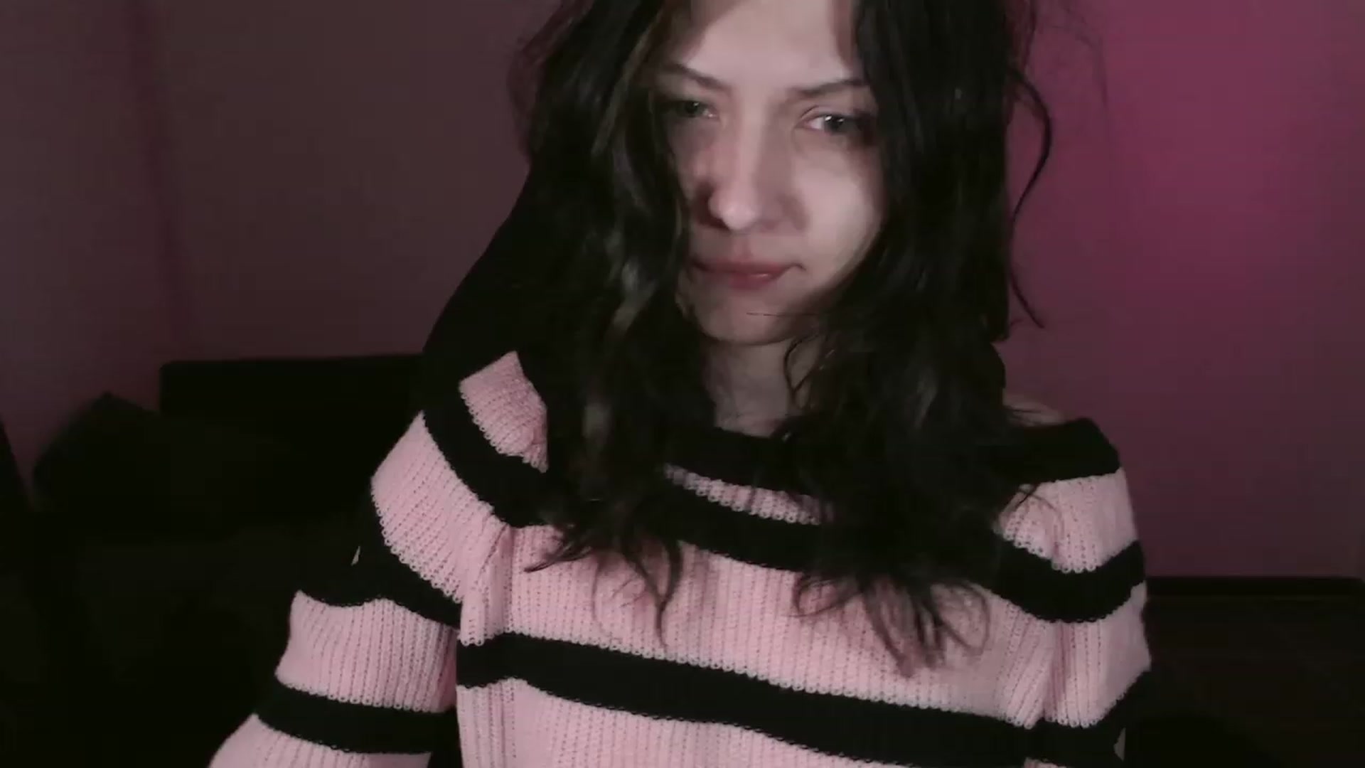 Gallery image thumbnail from RoomToAvoid's myfreecams stream on, 10/17/2023, 02:52 image 2 of 20
