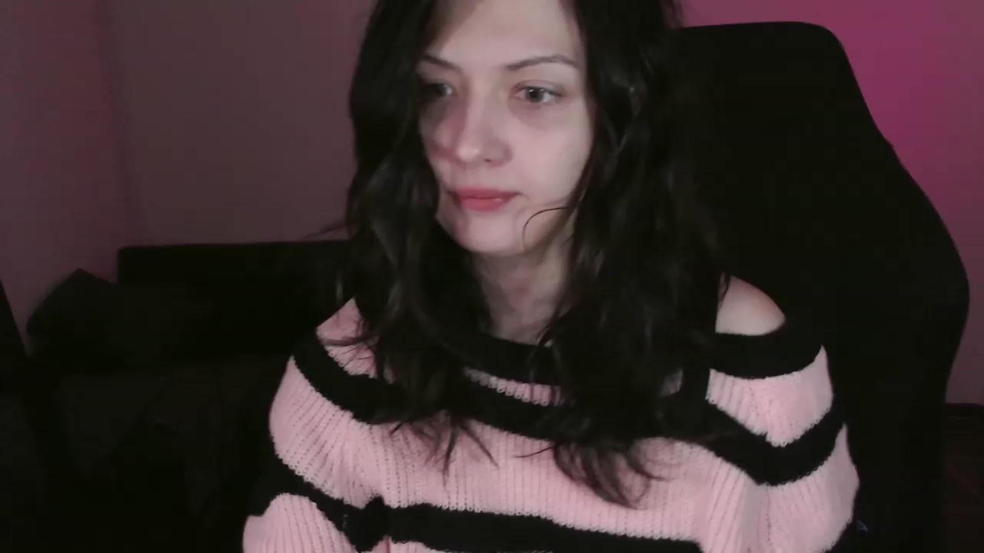 Gallery image thumbnail from RoomToAvoid's myfreecams stream on, 10/17/2023, 02:52 image 7 of 20