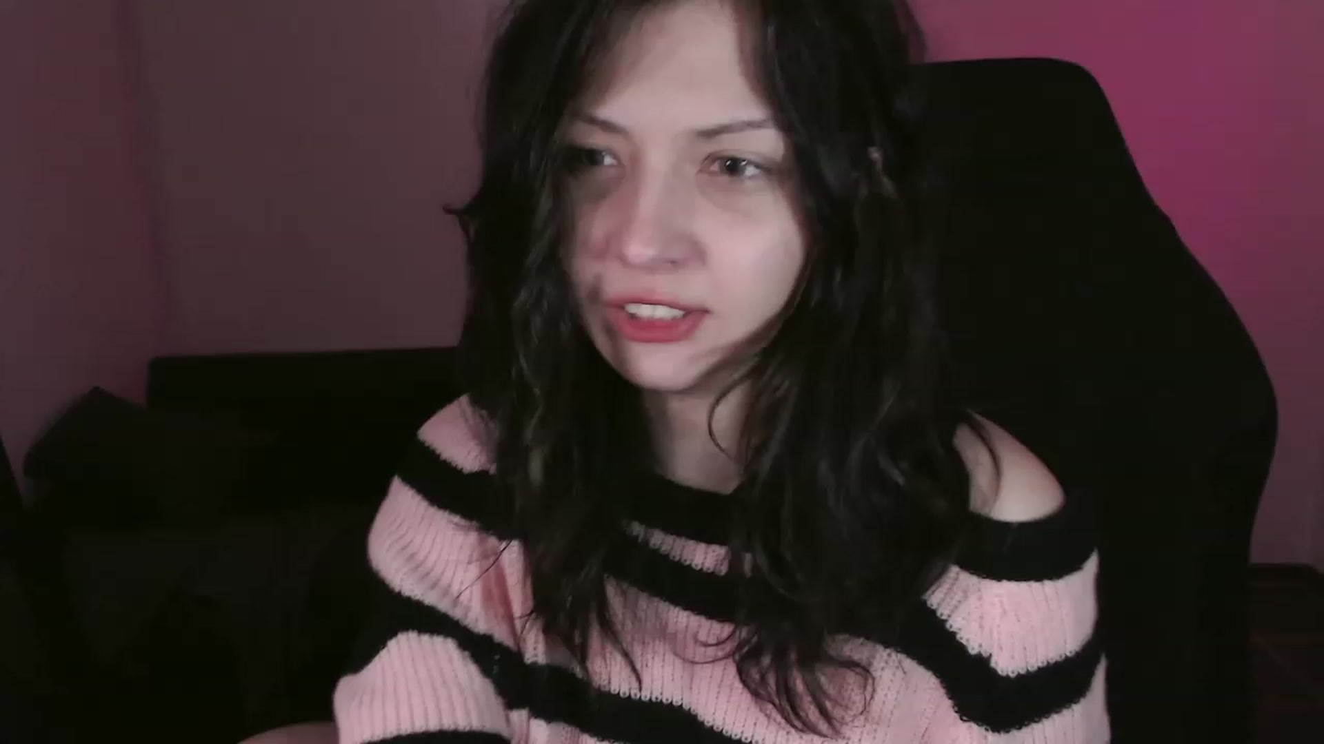 Gallery image thumbnail from RoomToAvoid's myfreecams stream on, 10/17/2023, 02:52 image 9 of 20