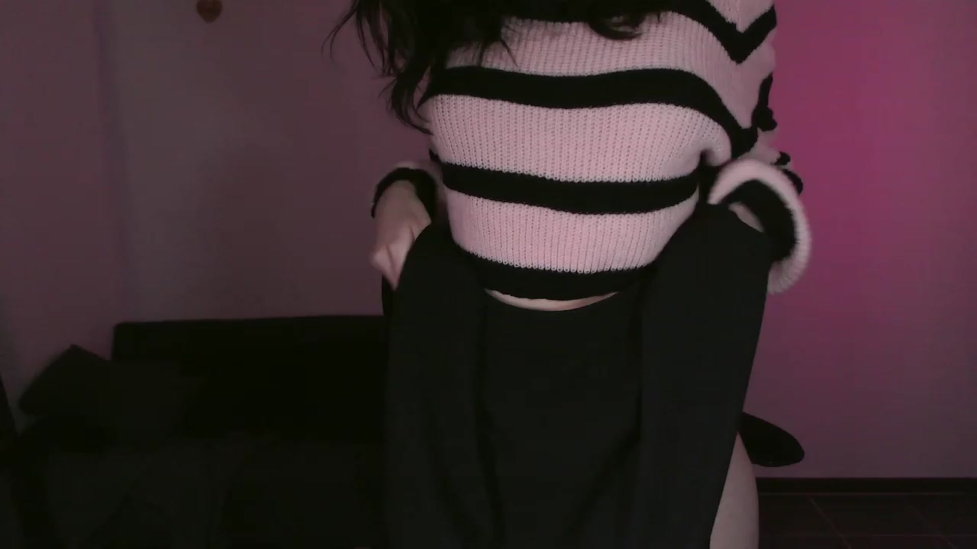 Gallery image thumbnail from RoomToAvoid's myfreecams stream on, 10/17/2023, 05:18 image 9 of 20