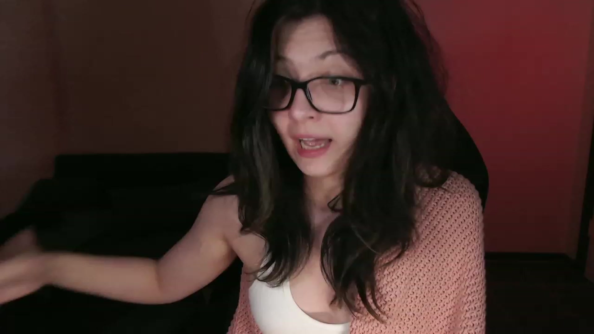 Gallery image thumbnail from RoomToAvoid's myfreecams stream on, 10/18/2023, 04:50 image 8 of 20
