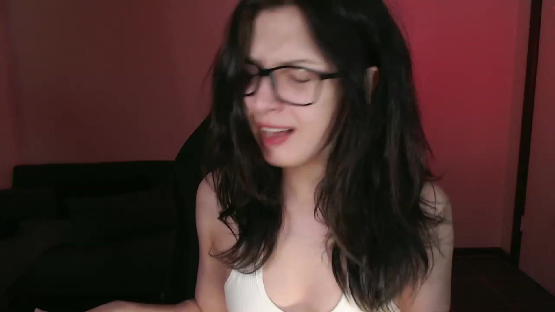Gallery image thumbnail from RoomToAvoid's myfreecams stream on, 10/18/2023, 04:50 image 20 of 20