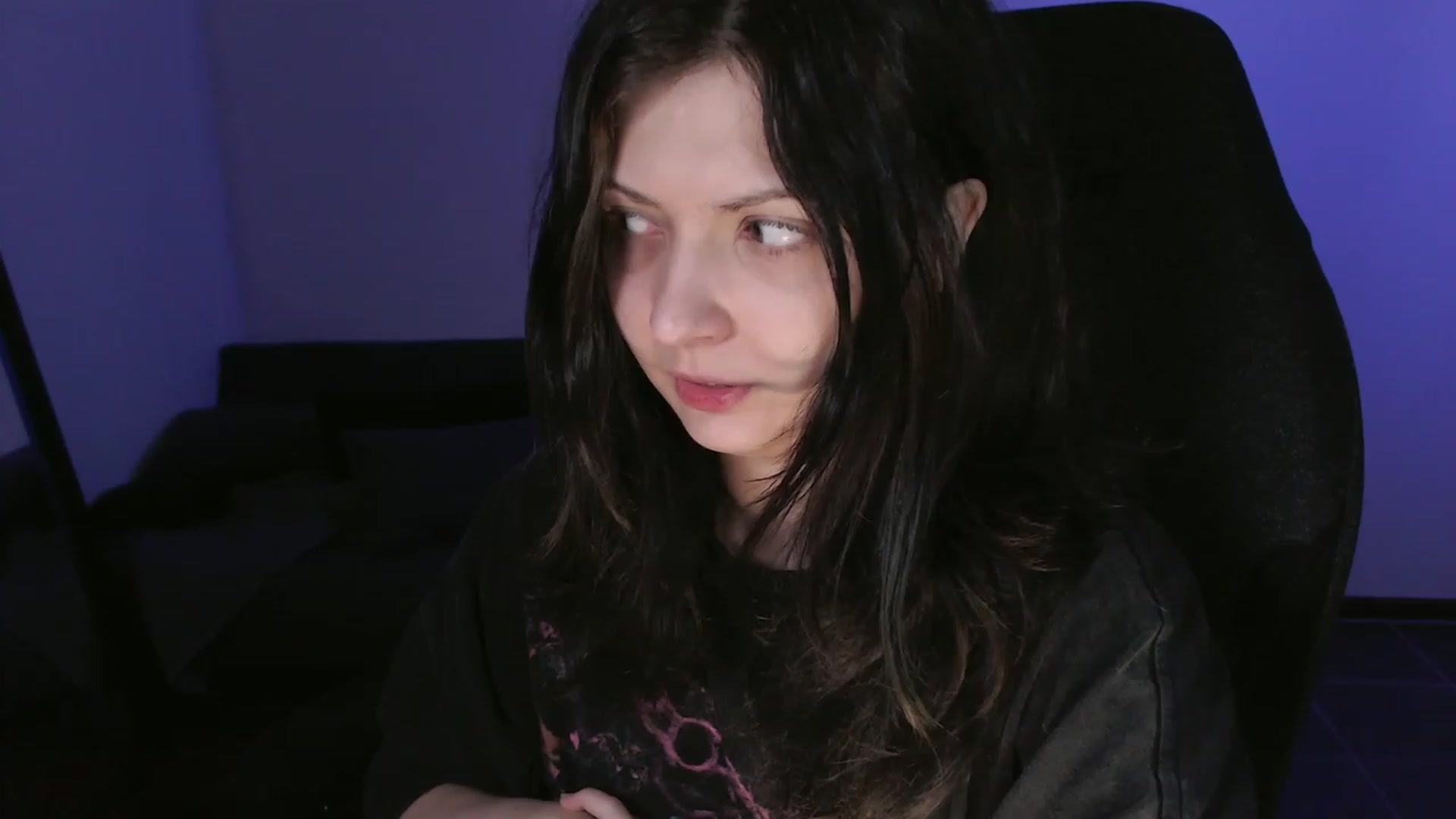 Gallery image thumbnail from RoomToAvoid's myfreecams stream on, 10/20/2023, 01:45 image 13 of 20