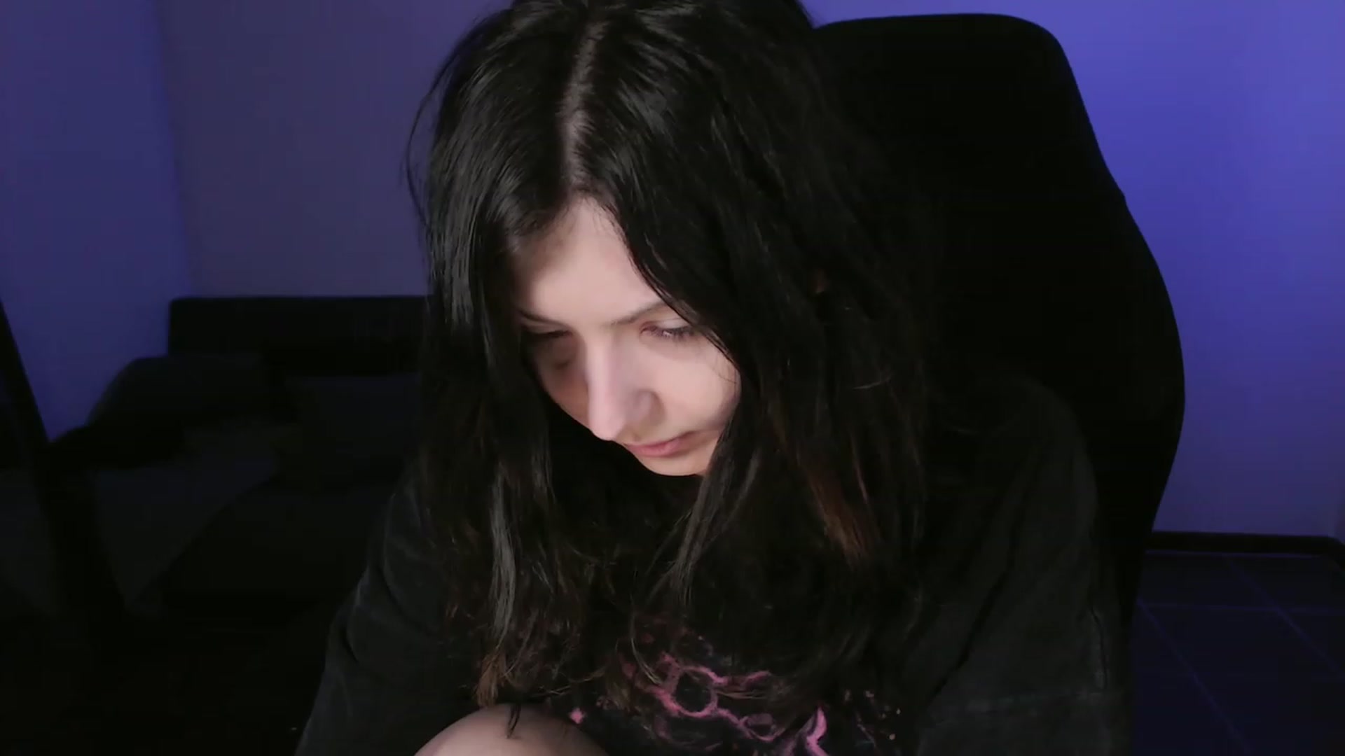 Gallery image thumbnail from RoomToAvoid's myfreecams stream on, 10/20/2023, 01:45 image 2 of 20