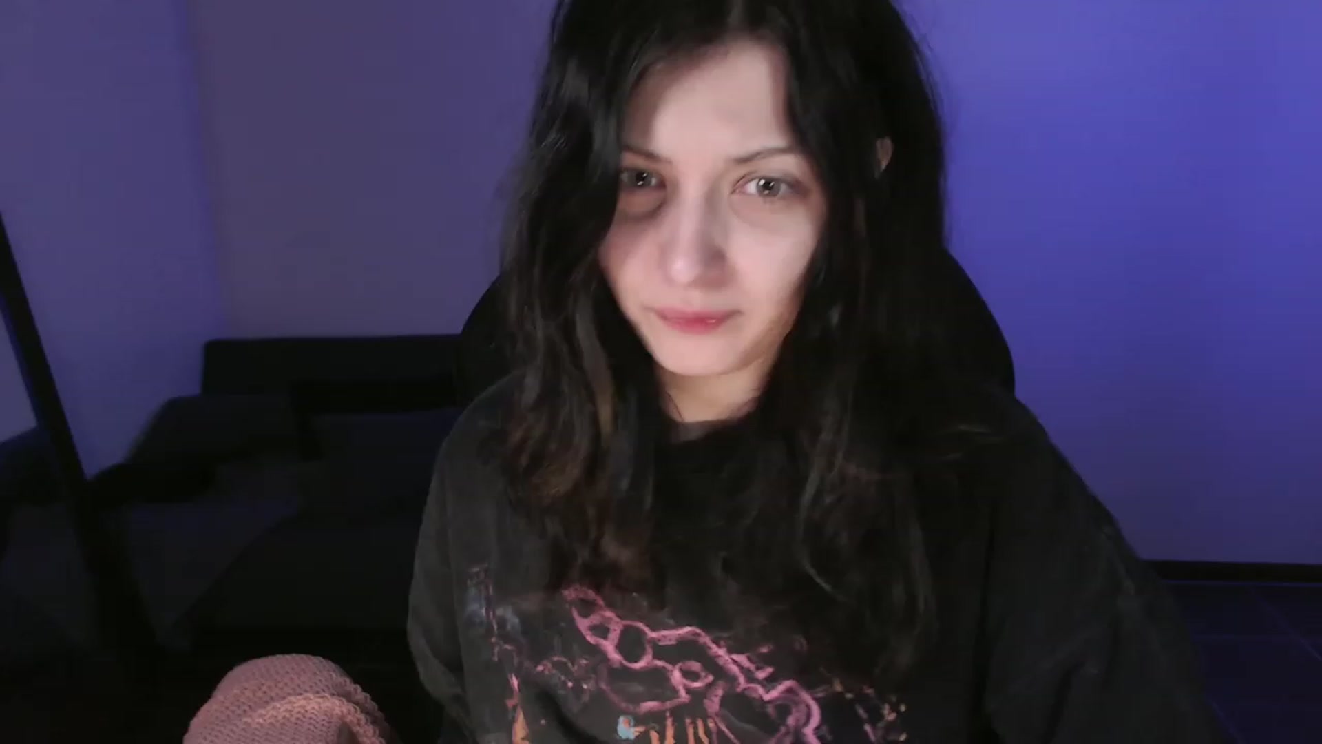 Gallery image thumbnail from RoomToAvoid's myfreecams stream on, 10/20/2023, 01:45 image 18 of 20