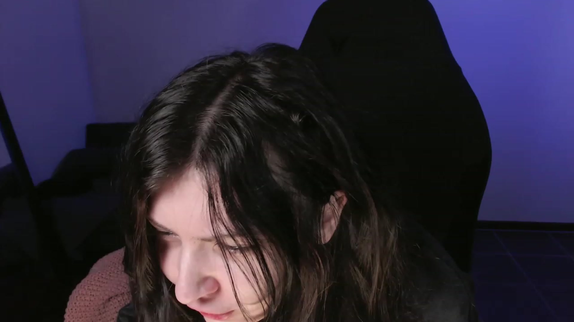 Gallery image thumbnail from RoomToAvoid's myfreecams stream on, 10/20/2023, 01:45 image 16 of 20
