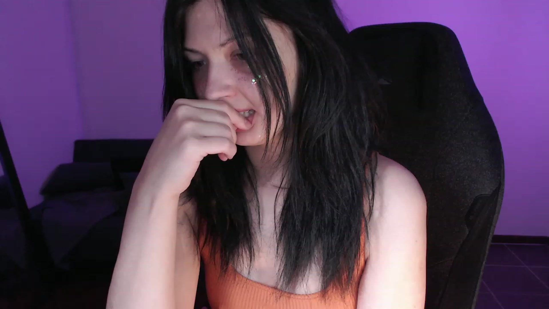 Gallery image thumbnail from RoomToAvoid's myfreecams stream on, 10/24/2023, 01:14 image 4 of 20
