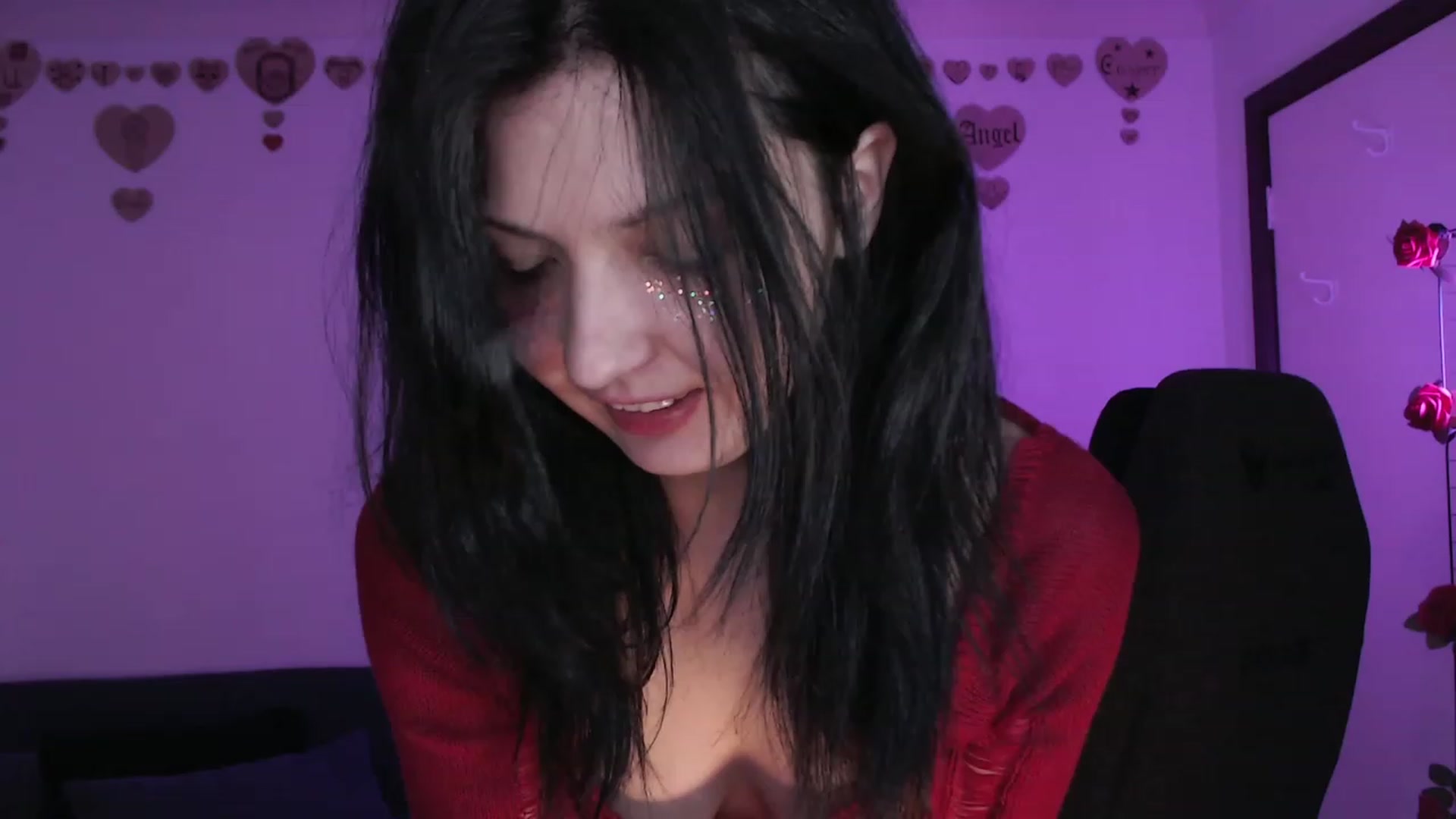 Gallery image thumbnail from RoomToAvoid's myfreecams stream on, 10/24/2023, 01:14 image 8 of 20