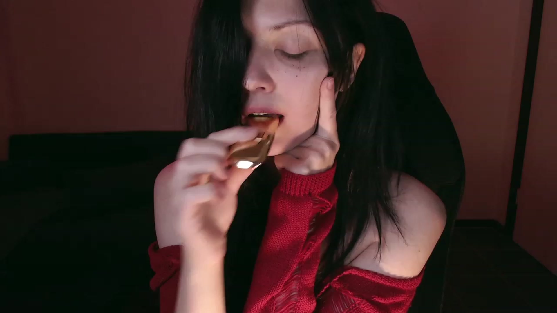 Gallery image thumbnail from RoomToAvoid's myfreecams stream on, 10/24/2023, 01:14 image 13 of 20