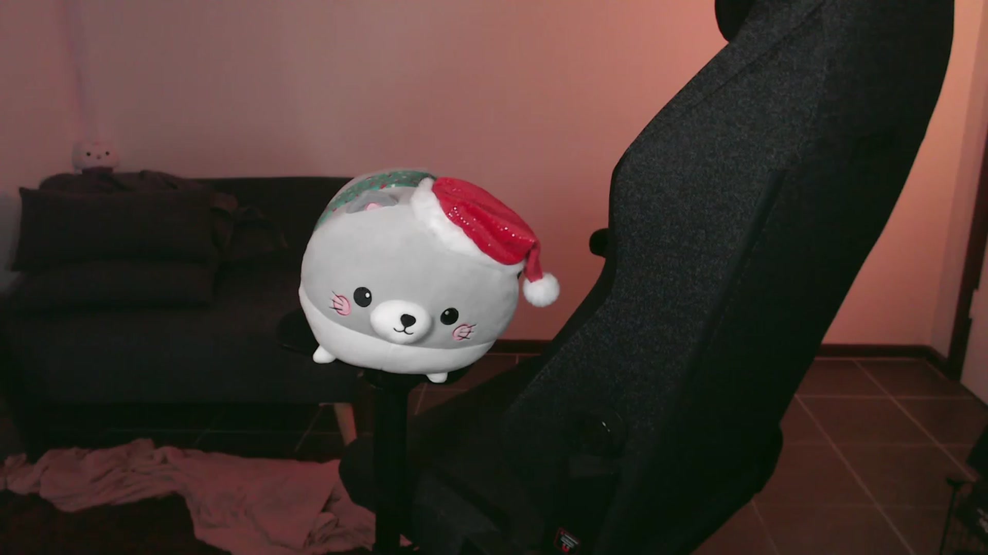 Gallery image thumbnail from RoomToAvoid's myfreecams stream on, 11/11/2023, 24:03 image 3 of 20