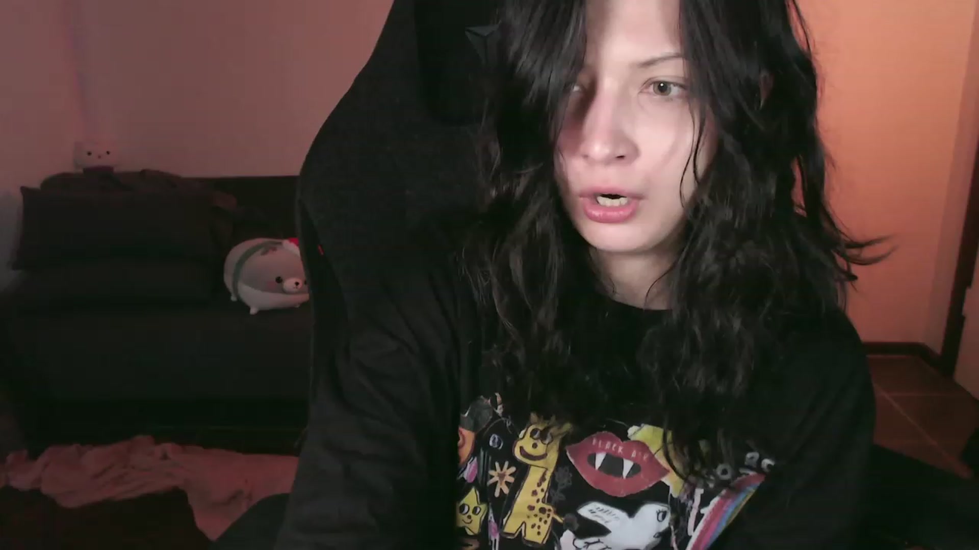 Gallery image thumbnail from RoomToAvoid's myfreecams stream on, 11/11/2023, 24:03 image 18 of 20