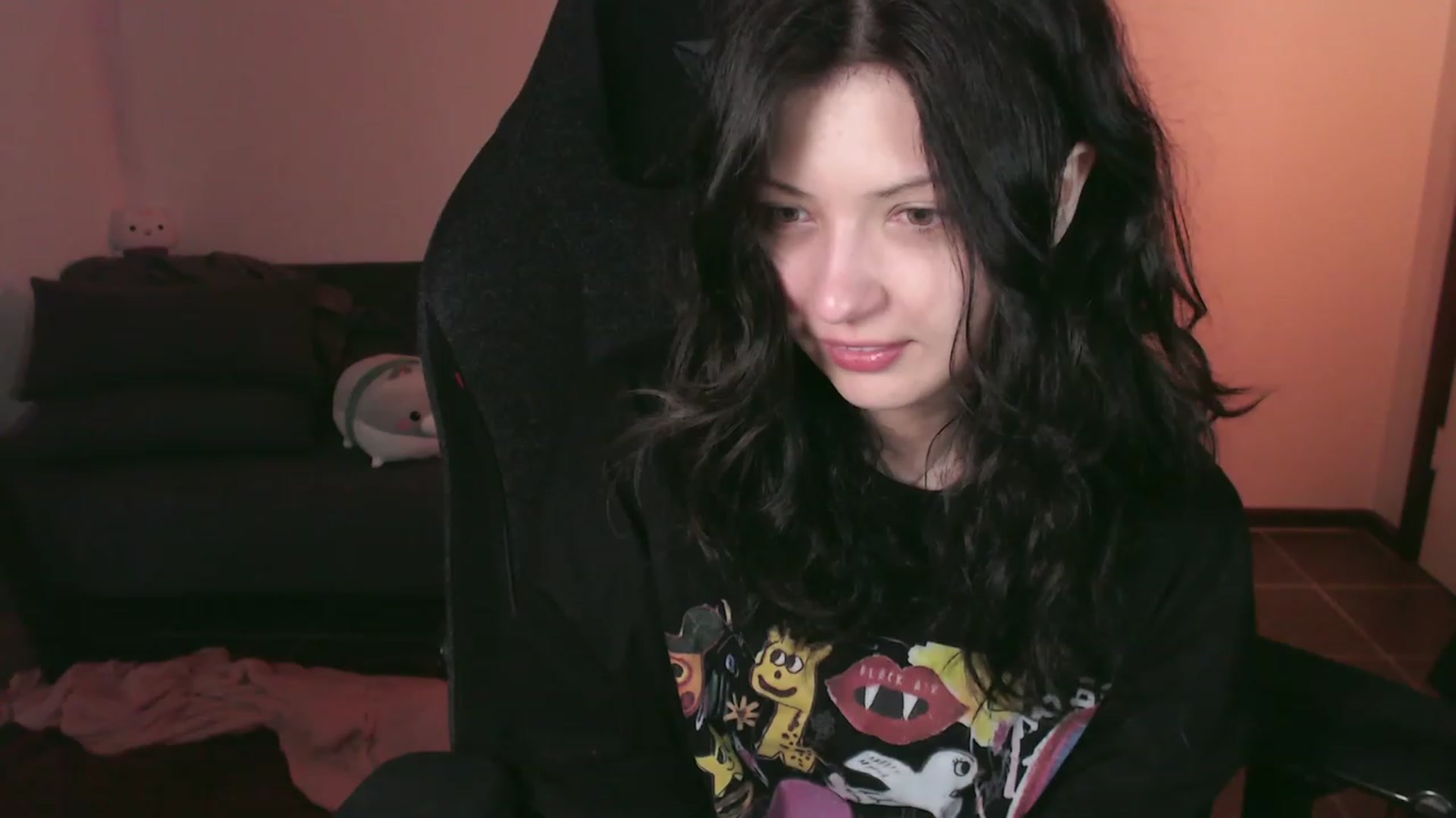Gallery image thumbnail from RoomToAvoid's myfreecams stream on, 11/11/2023, 24:03 image 17 of 20