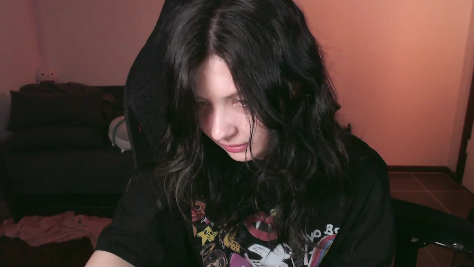 Gallery image thumbnail from RoomToAvoid's myfreecams stream on, 11/11/2023, 24:03 image 19 of 20