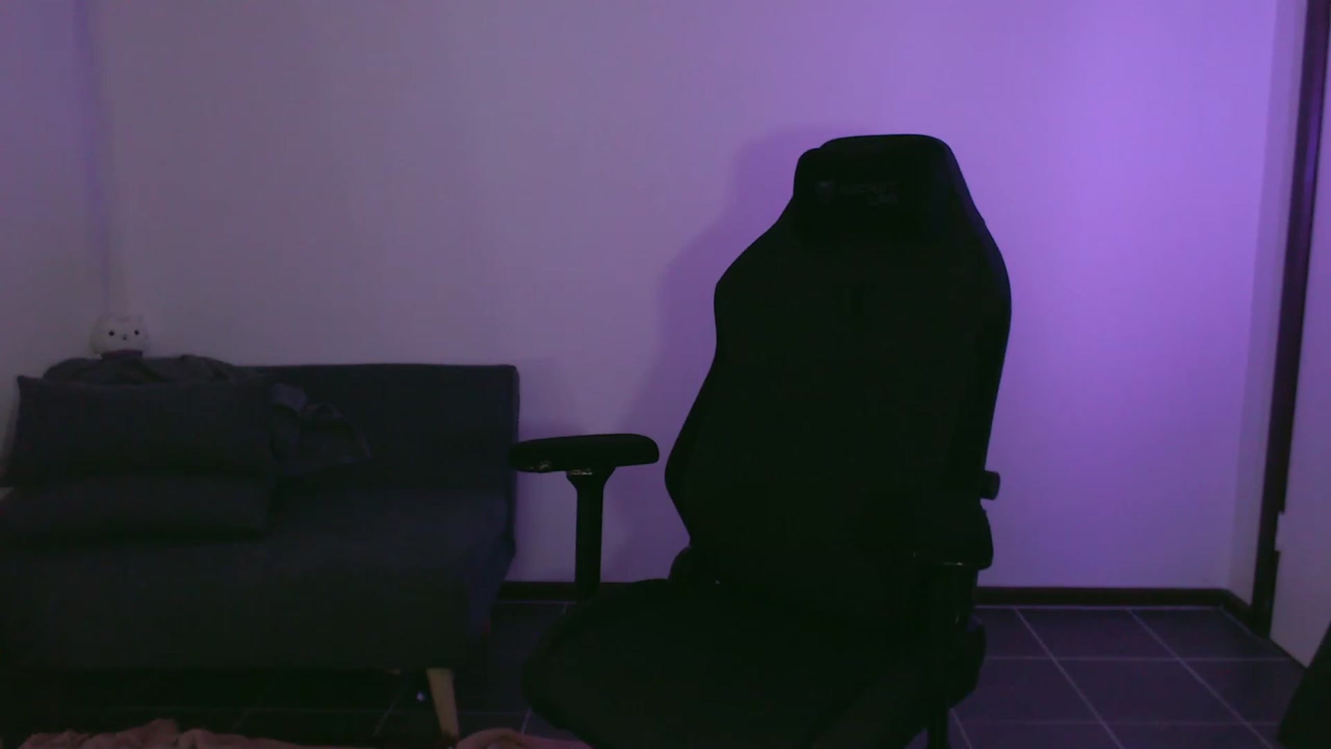 Gallery image thumbnail from RoomToAvoid's myfreecams stream on, 11/11/2023, 04:03 image 6 of 20