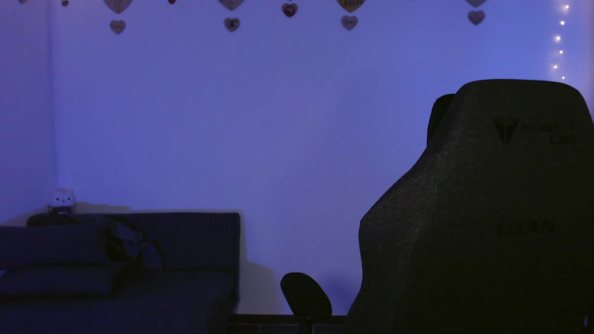 Gallery image thumbnail from RoomToAvoid's myfreecams stream on, 11/11/2023, 05:36 image 6 of 20
