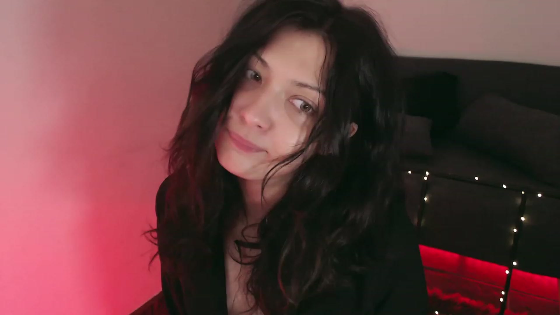 Gallery image thumbnail from RoomToAvoid's myfreecams stream on, 11/14/2023, 03:15 image 1 of 20