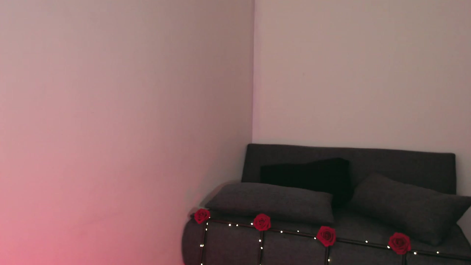 Gallery image thumbnail from RoomToAvoid's myfreecams stream on, 11/14/2023, 03:15 image 16 of 20