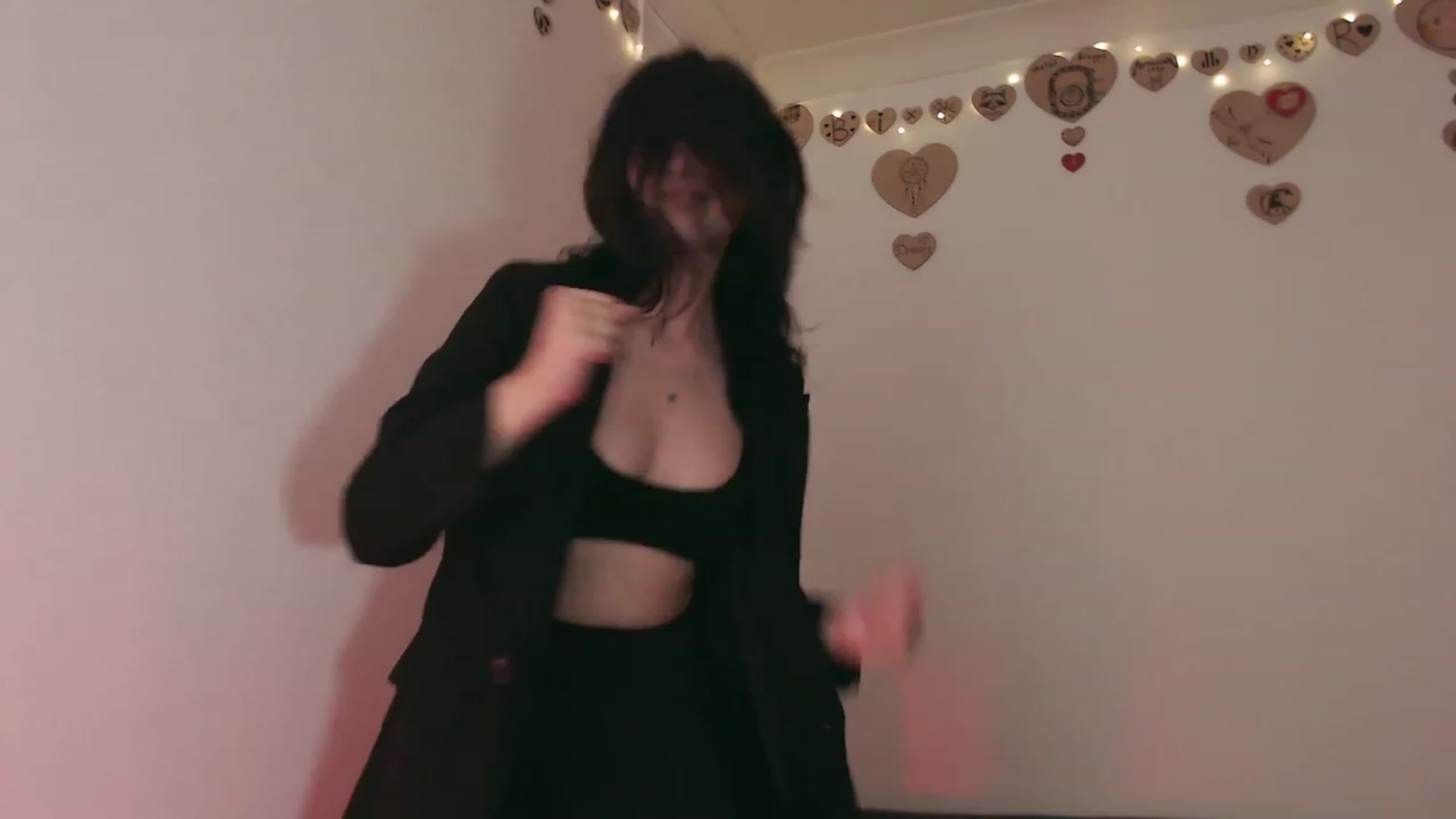 Gallery image thumbnail from RoomToAvoid's myfreecams stream on, 11/14/2023, 03:40 image 1 of 20