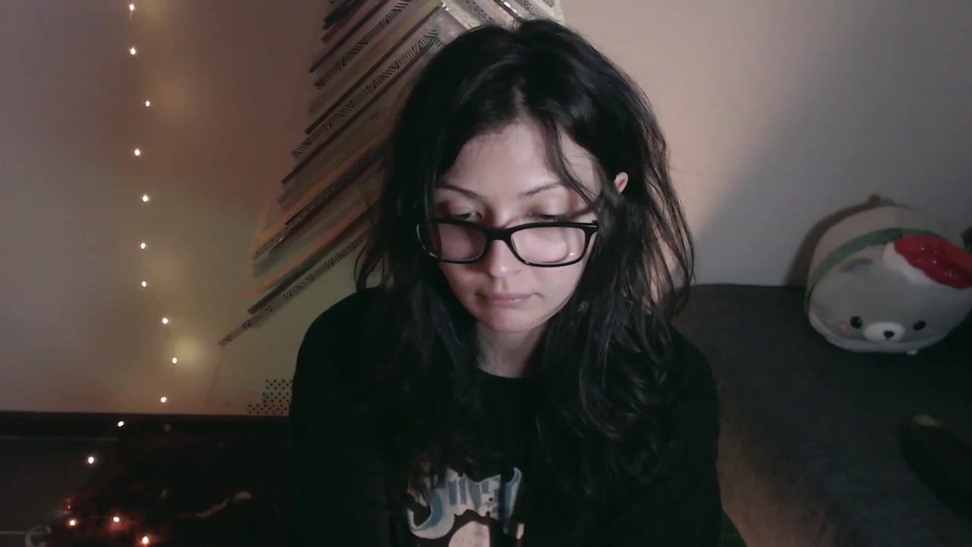 Gallery image thumbnail from RoomToAvoid's myfreecams stream on, 11/17/2023, 04:09 image 16 of 20