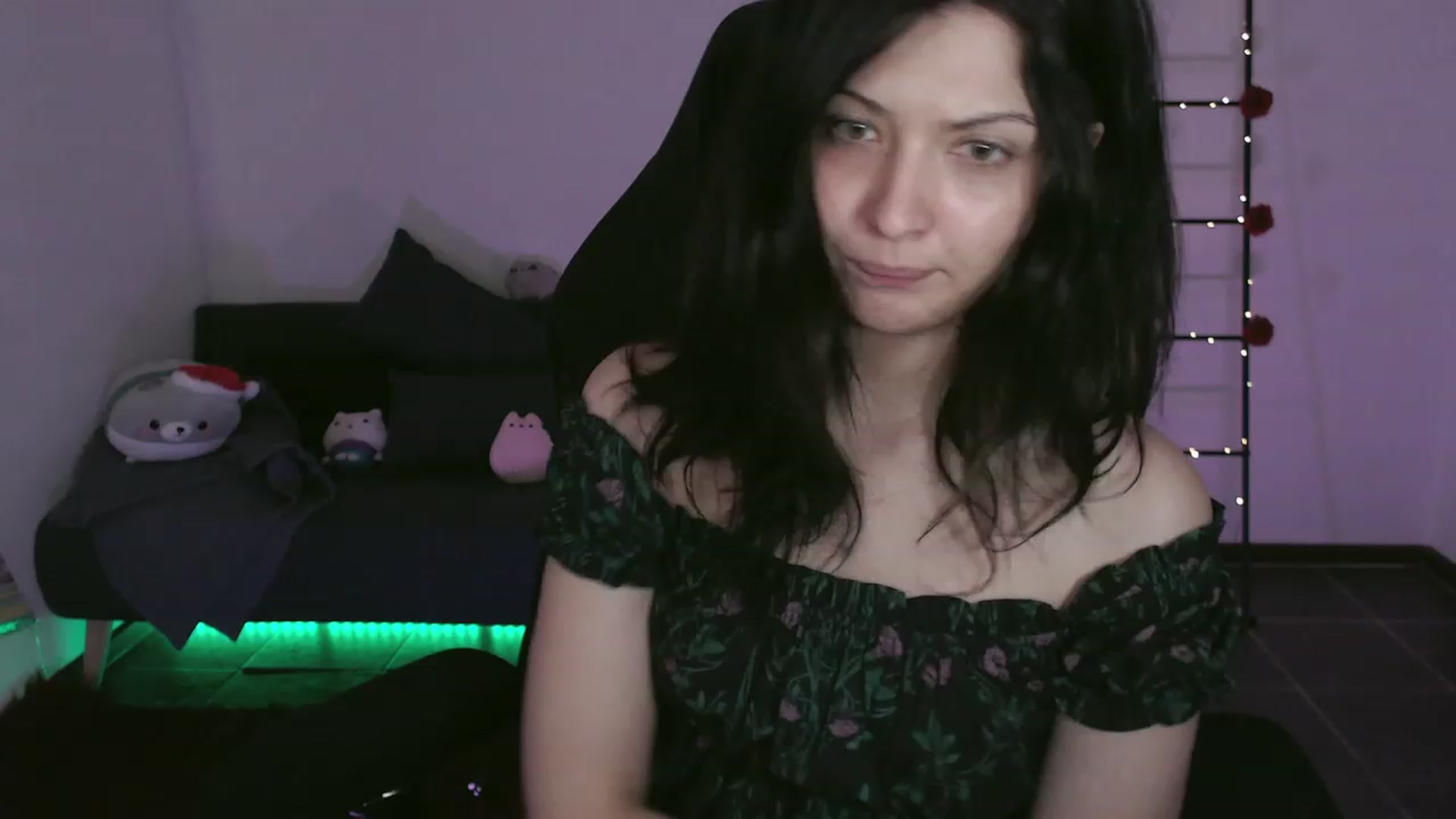 Gallery image thumbnail from RoomToAvoid's myfreecams stream on, 11/18/2023, 03:07 image 5 of 20