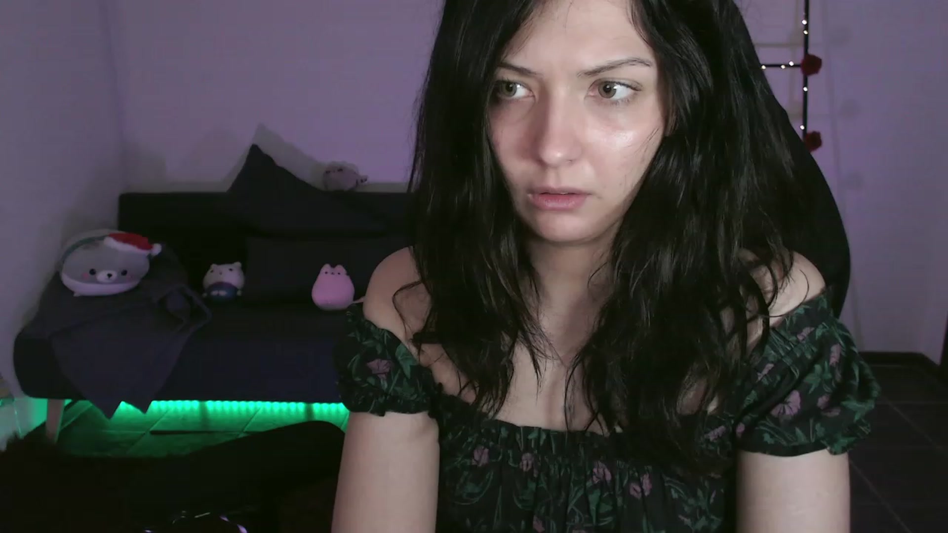 Gallery image thumbnail from RoomToAvoid's myfreecams stream on, 11/18/2023, 03:07 image 12 of 20