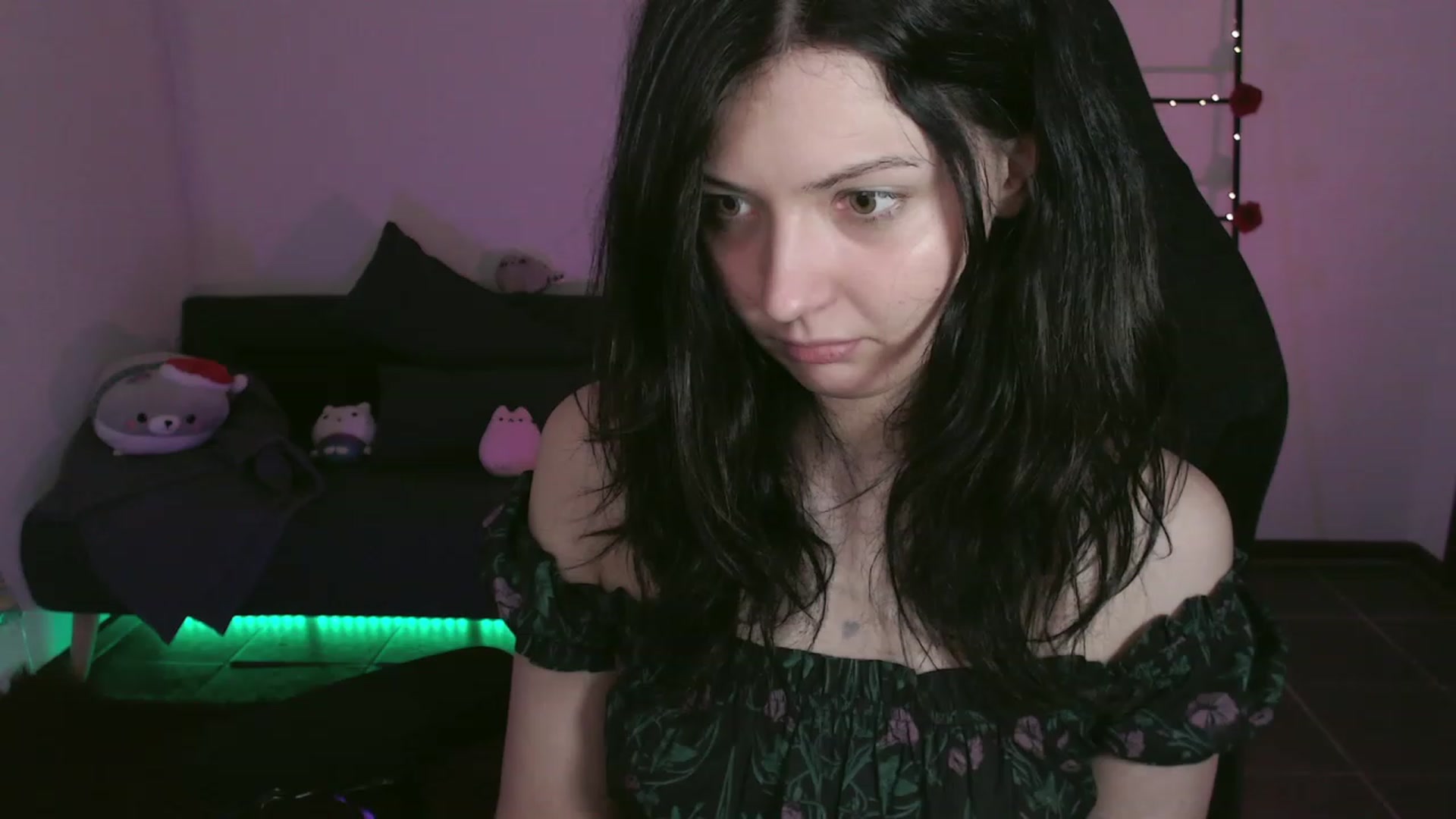 Gallery image thumbnail from RoomToAvoid's myfreecams stream on, 11/18/2023, 03:07 image 11 of 20