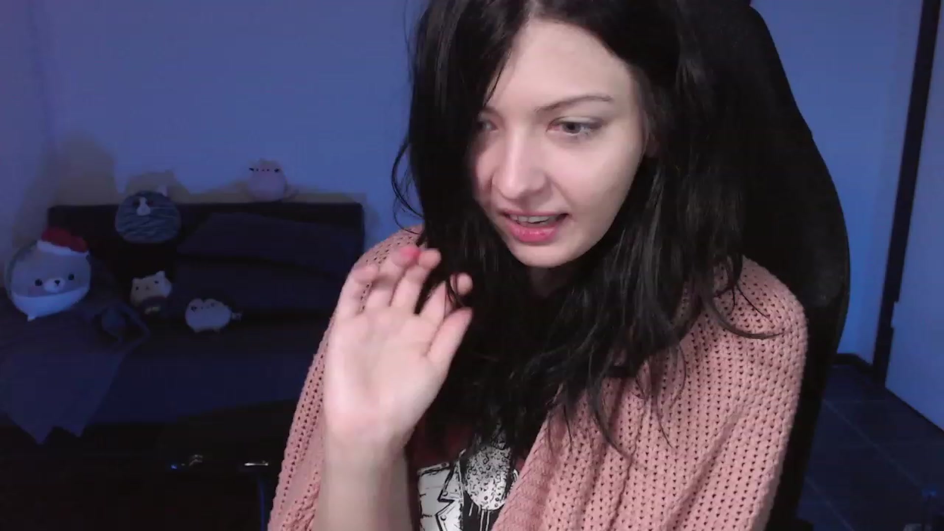 Gallery image thumbnail from RoomToAvoid's myfreecams stream on, 11/19/2023, 24:02 image 17 of 20