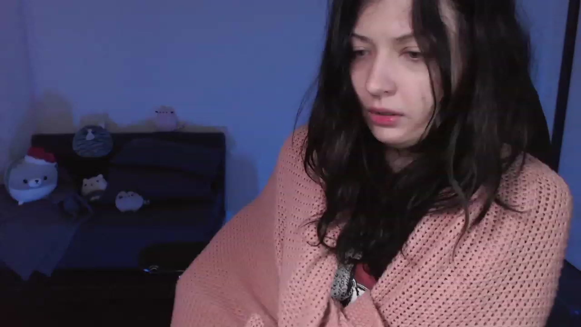 Gallery image thumbnail from RoomToAvoid's myfreecams stream on, 11/19/2023, 24:02 image 15 of 20