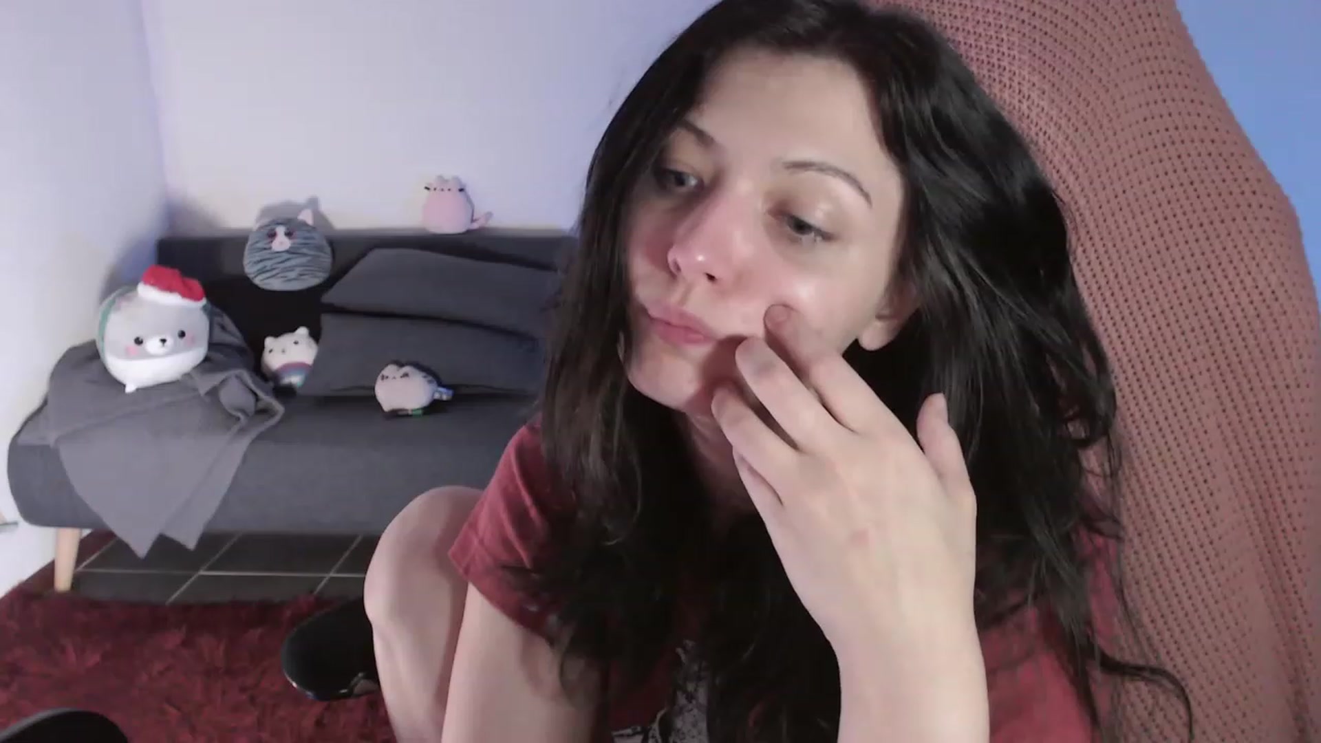 Gallery image thumbnail from RoomToAvoid's myfreecams stream on, 11/19/2023, 03:51 image 20 of 20