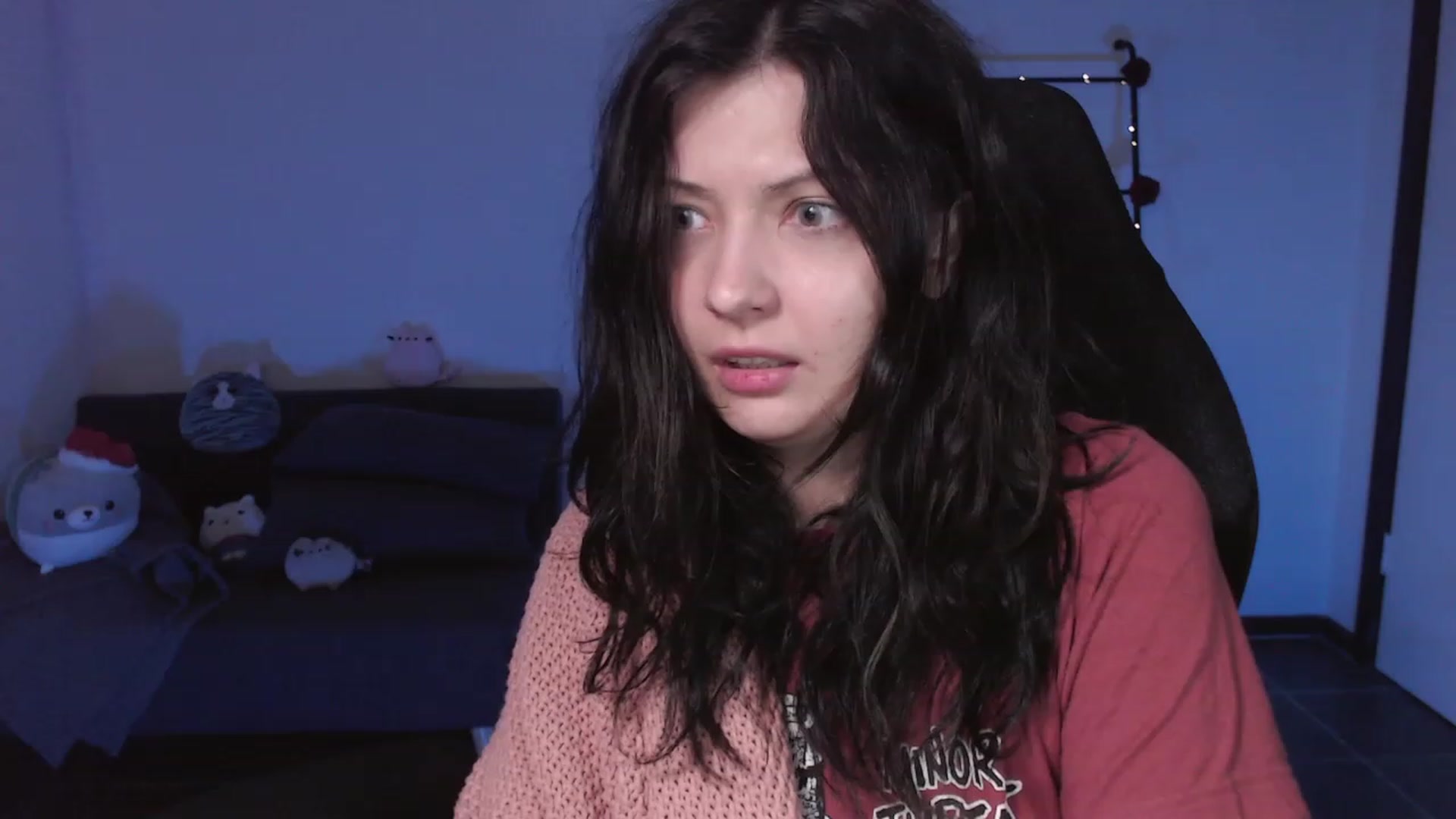 Gallery image thumbnail from RoomToAvoid's myfreecams stream on, 11/19/2023, 03:51 image 2 of 20