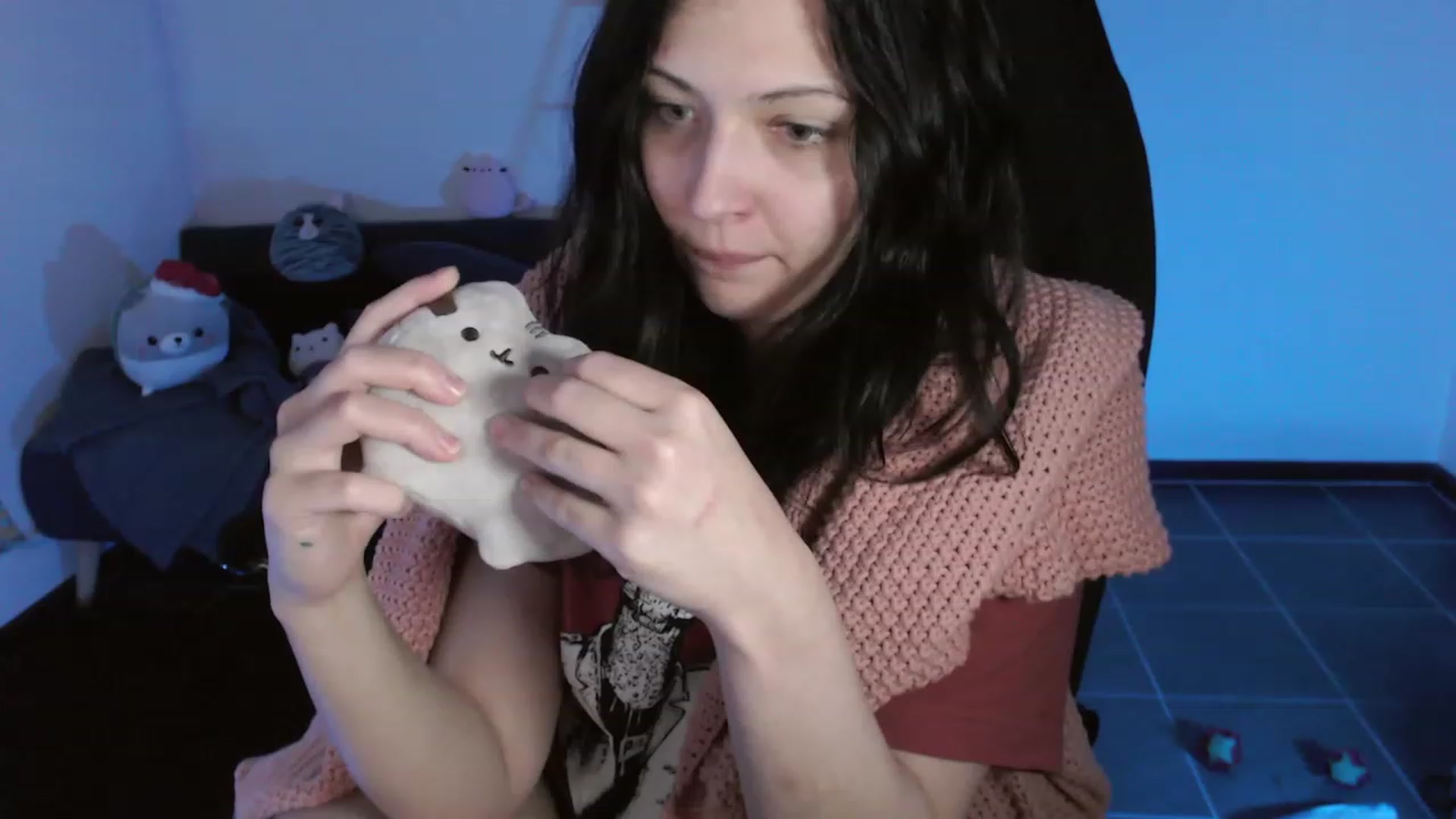 Gallery image thumbnail from RoomToAvoid's myfreecams stream on, 11/19/2023, 07:52 image 8 of 20