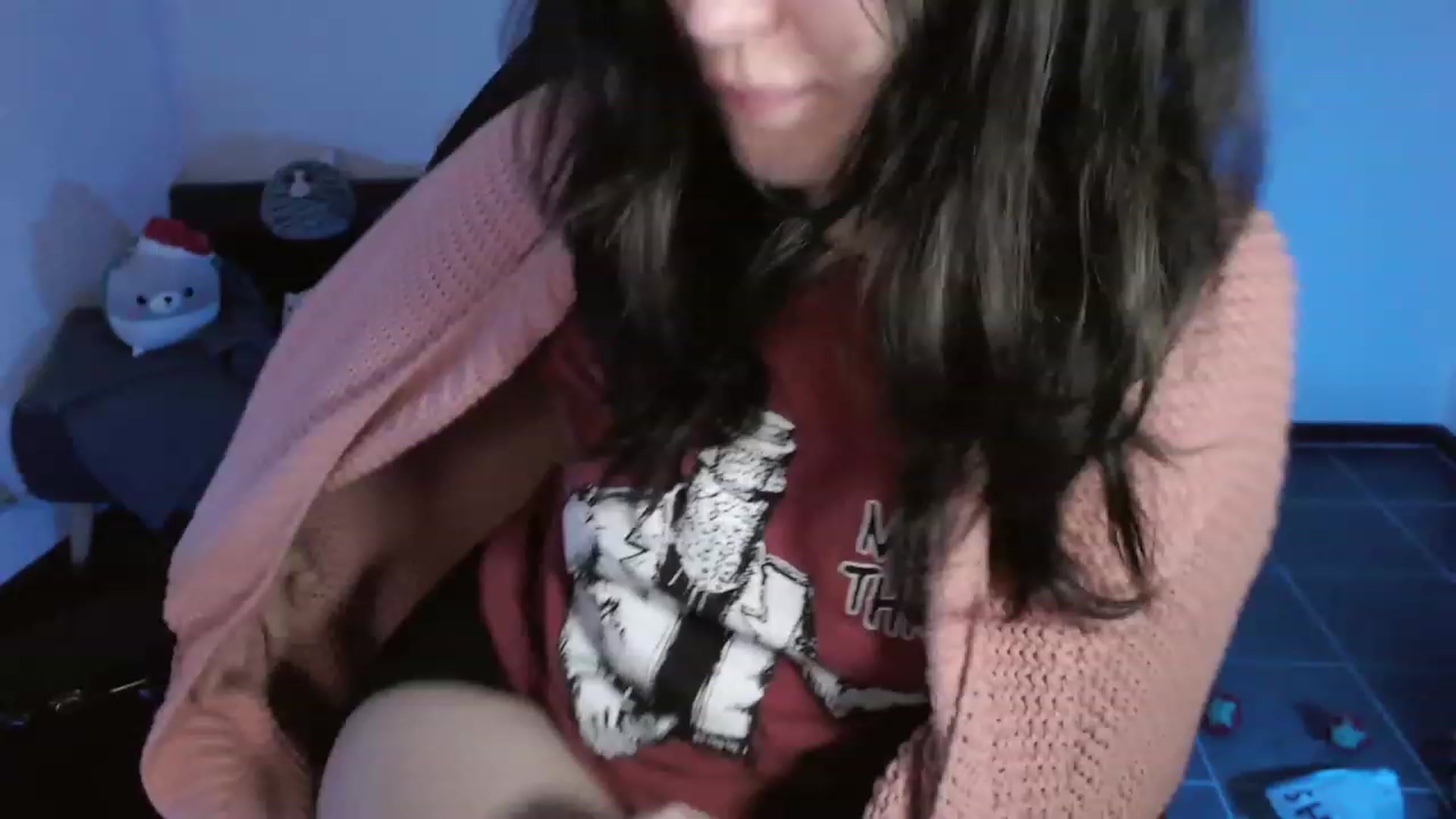 Gallery image thumbnail from RoomToAvoid's myfreecams stream on, 11/19/2023, 07:52 image 14 of 20
