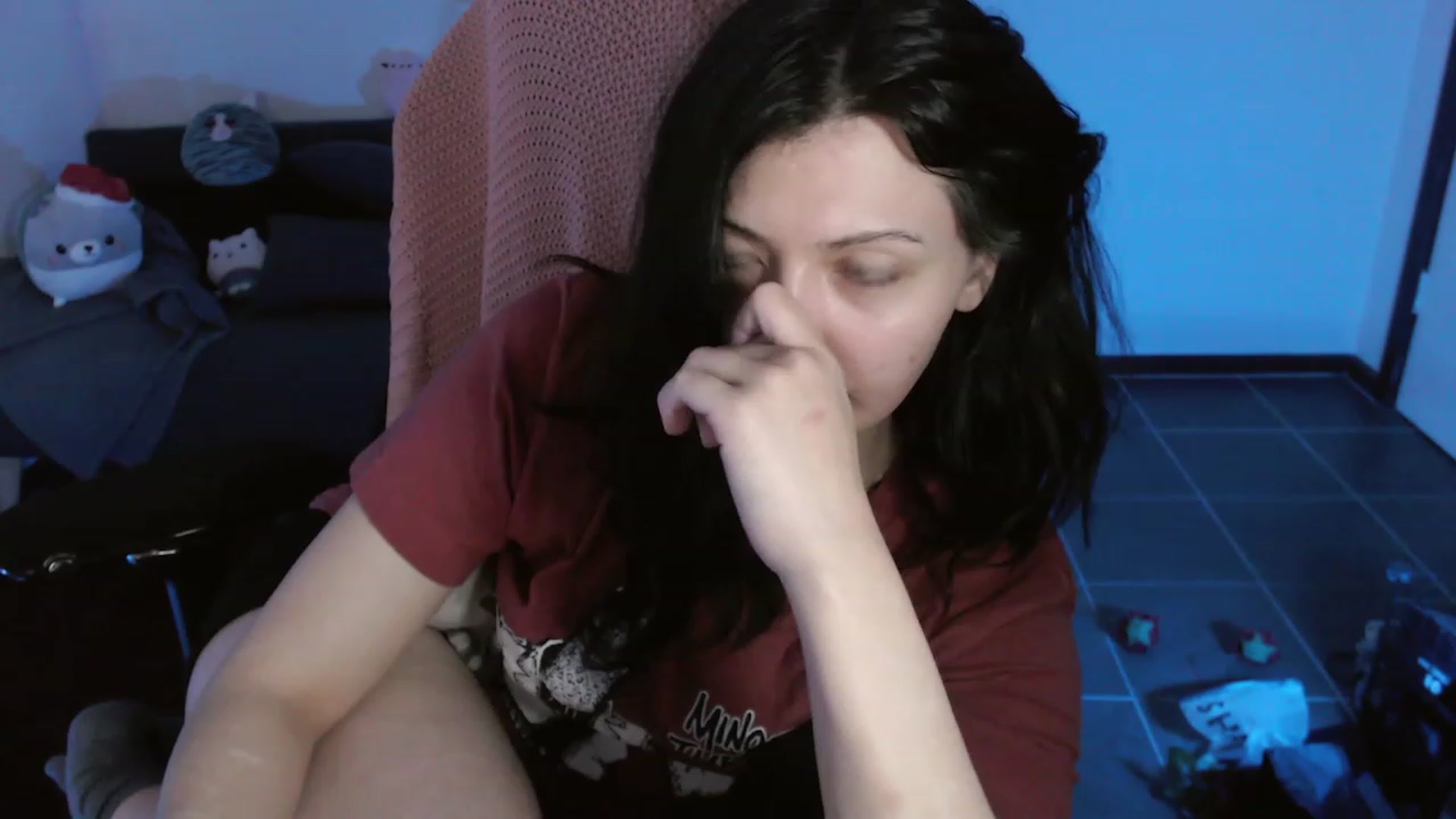 Gallery image thumbnail from RoomToAvoid's myfreecams stream on, 11/19/2023, 07:52 image 2 of 20