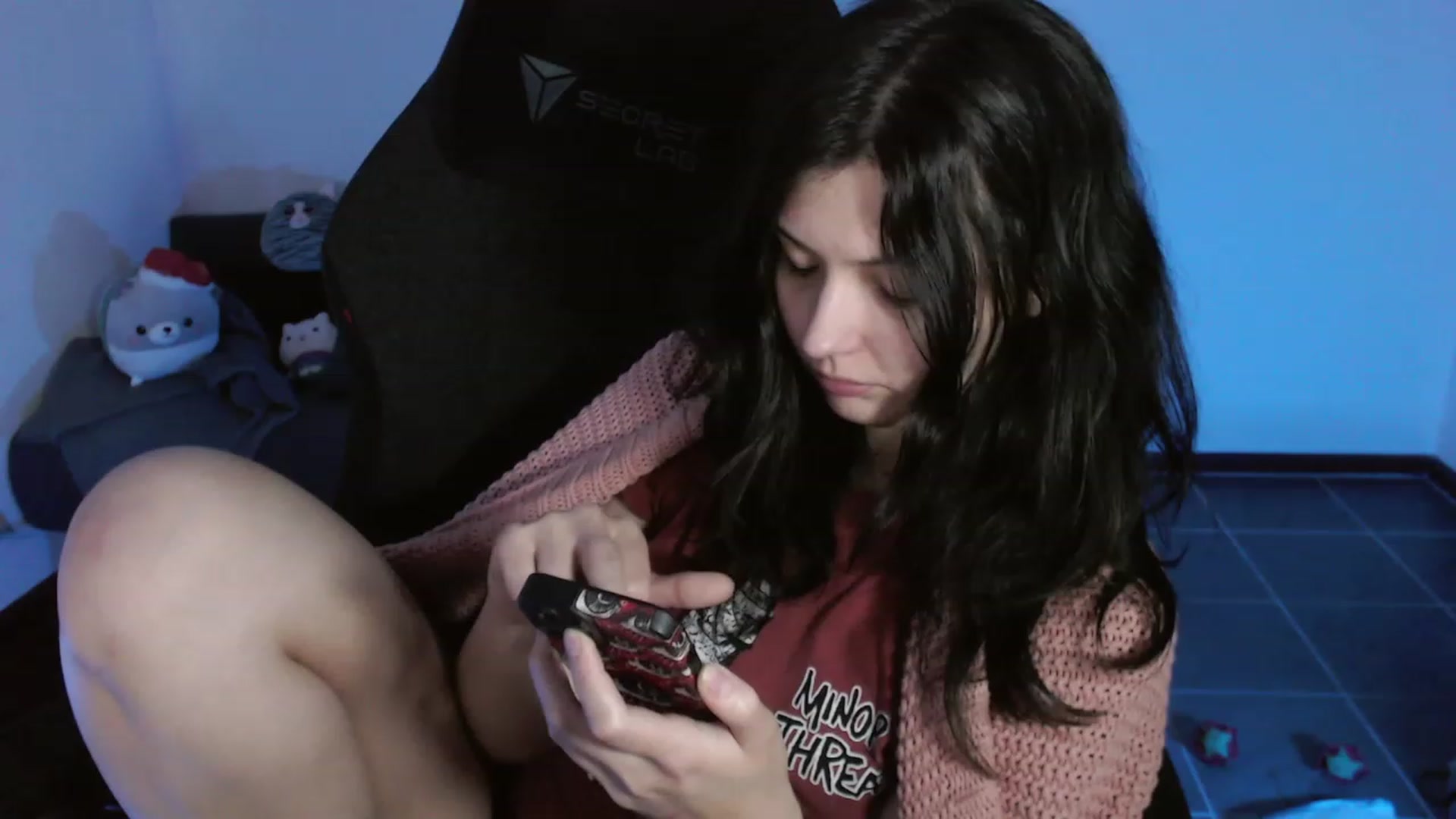 Gallery image thumbnail from RoomToAvoid's myfreecams stream on, 11/19/2023, 07:52 image 15 of 20