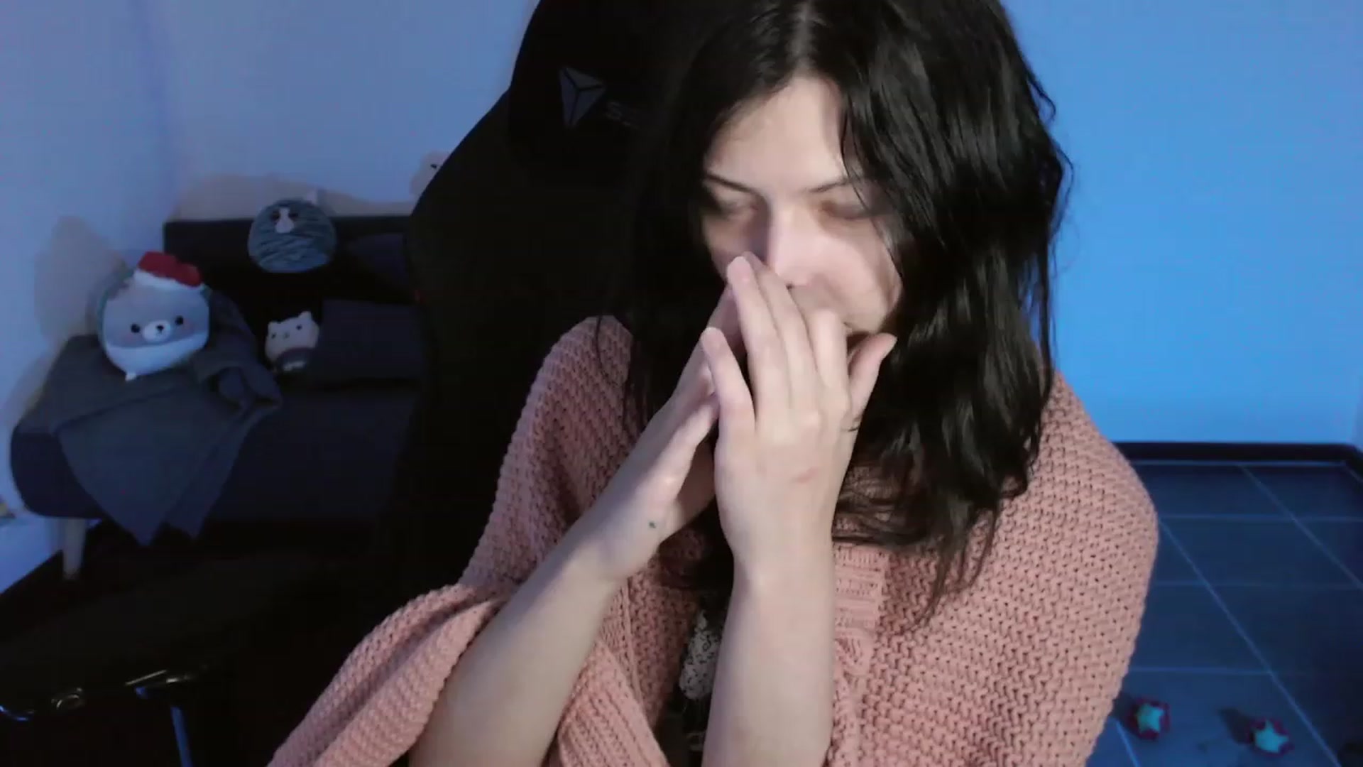 Gallery image thumbnail from RoomToAvoid's myfreecams stream on, 11/19/2023, 07:52 image 12 of 20