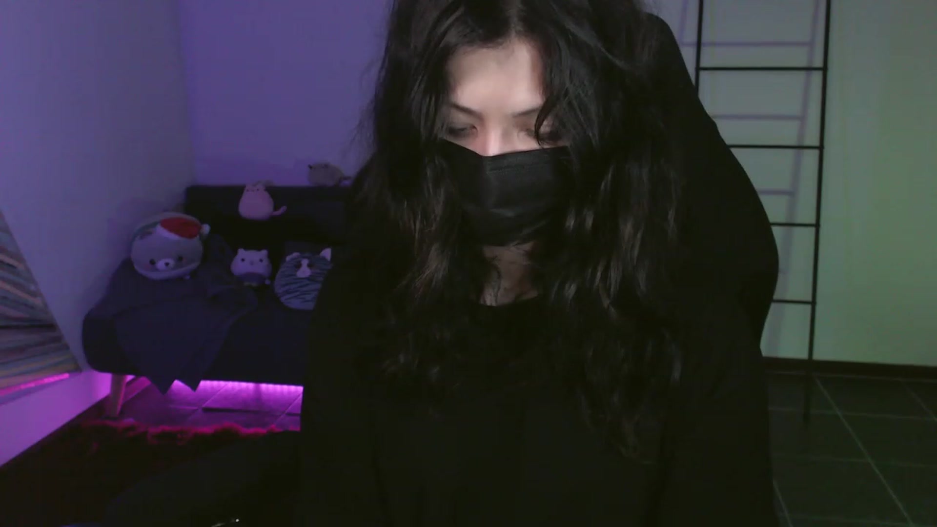 Gallery image thumbnail from RoomToAvoid's myfreecams stream on, 11/20/2023, 04:45 image 7 of 20