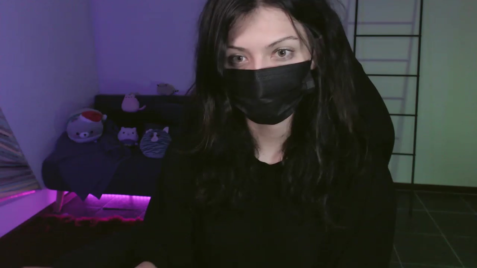 Gallery image thumbnail from RoomToAvoid's myfreecams stream on, 11/20/2023, 04:45 image 5 of 20