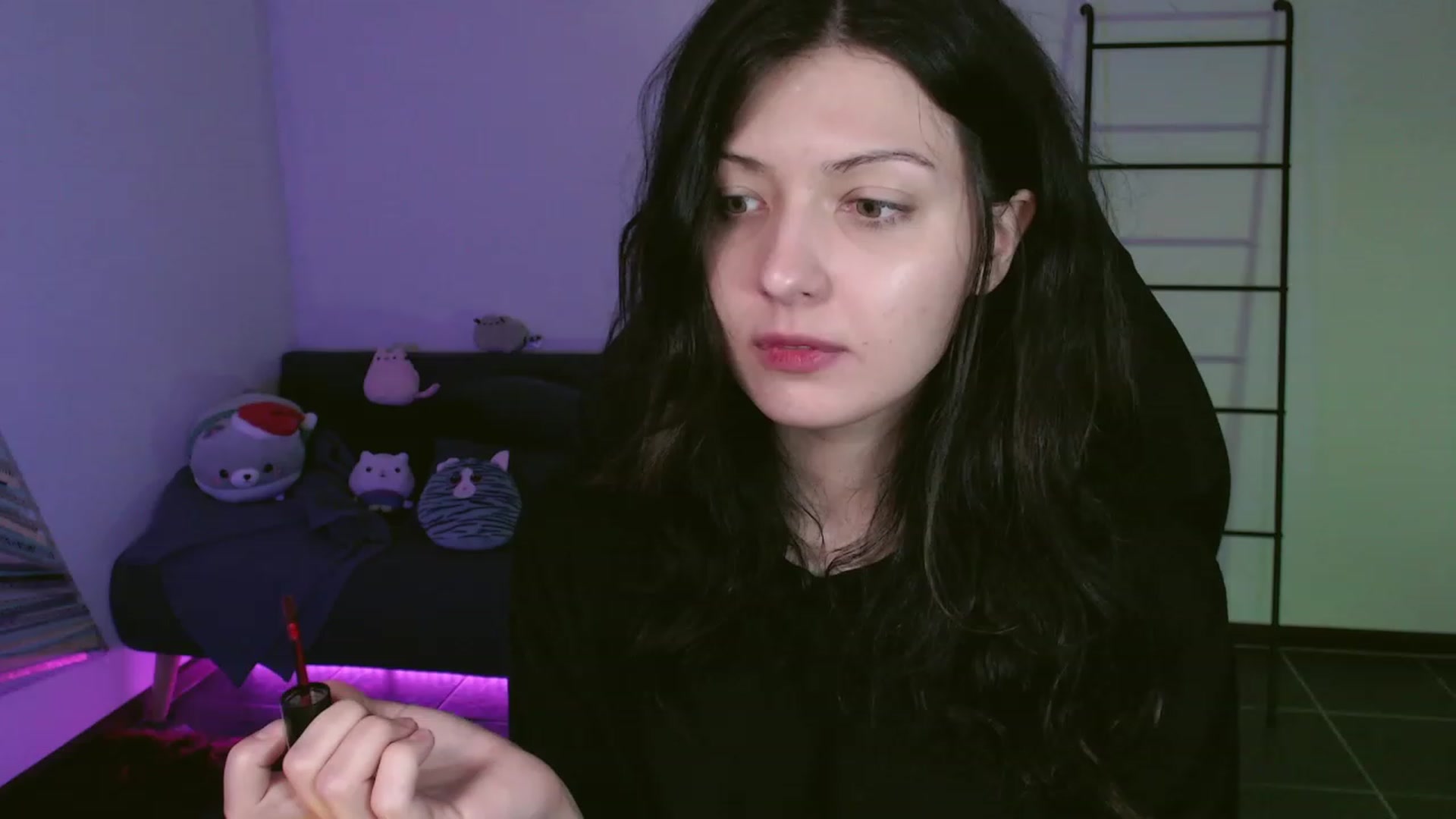 Gallery image thumbnail from RoomToAvoid's myfreecams stream on, 11/20/2023, 04:45 image 1 of 20