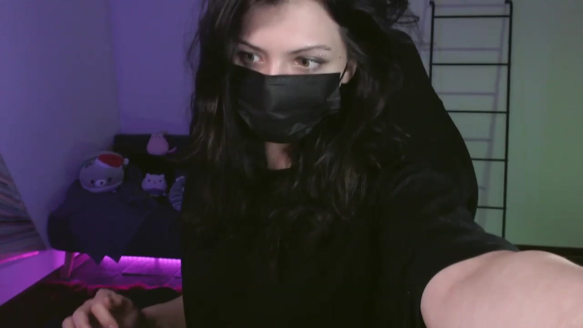Gallery image thumbnail from RoomToAvoid's myfreecams stream on, 11/20/2023, 04:45 image 8 of 20
