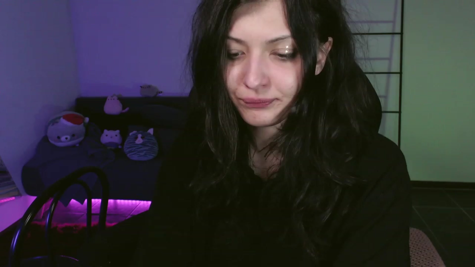 Gallery image thumbnail from RoomToAvoid's myfreecams stream on, 11/20/2023, 08:34 image 20 of 20