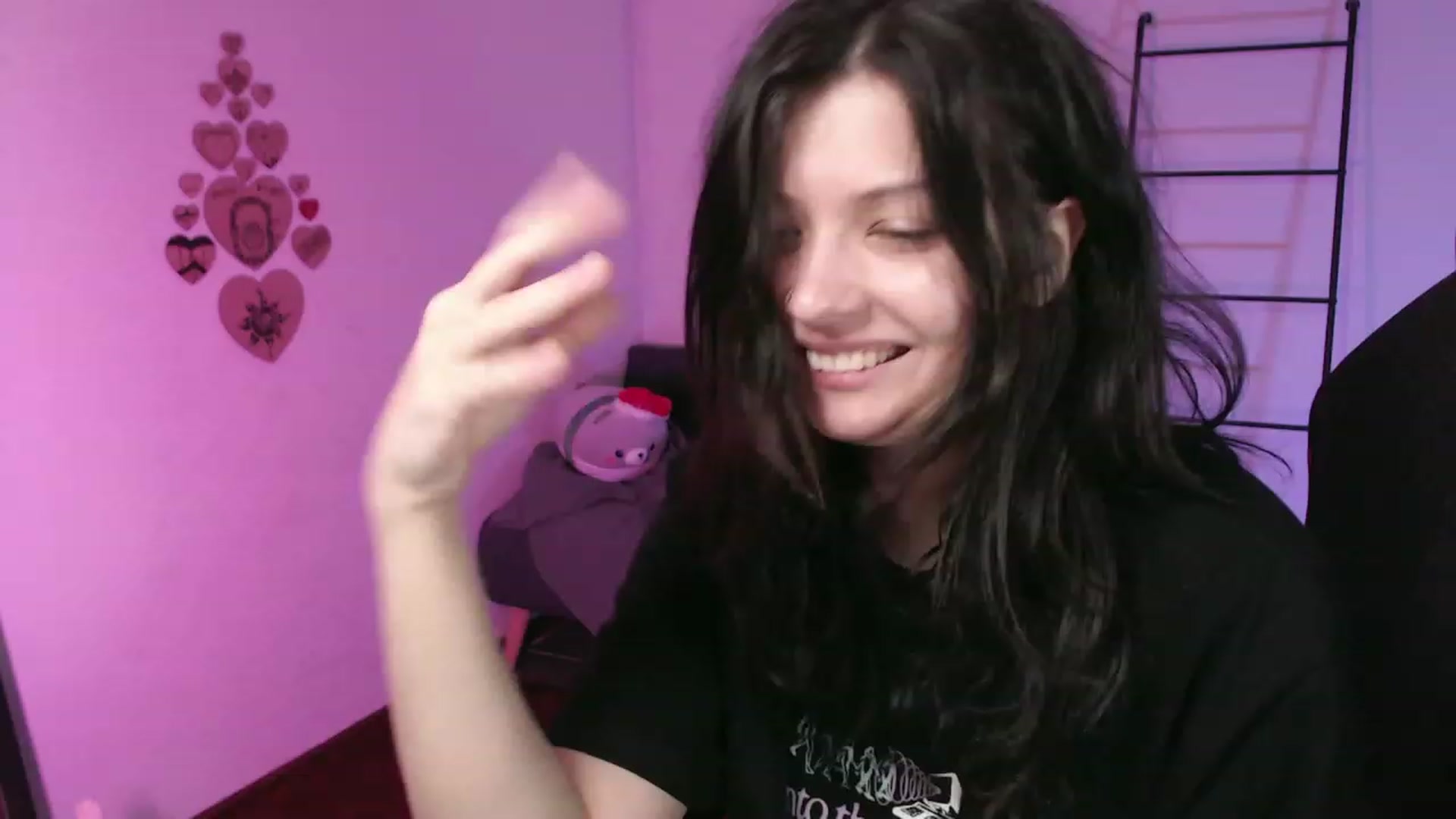 Gallery image thumbnail from RoomToAvoid's myfreecams stream on, 11/22/2023, 01:41 image 17 of 20