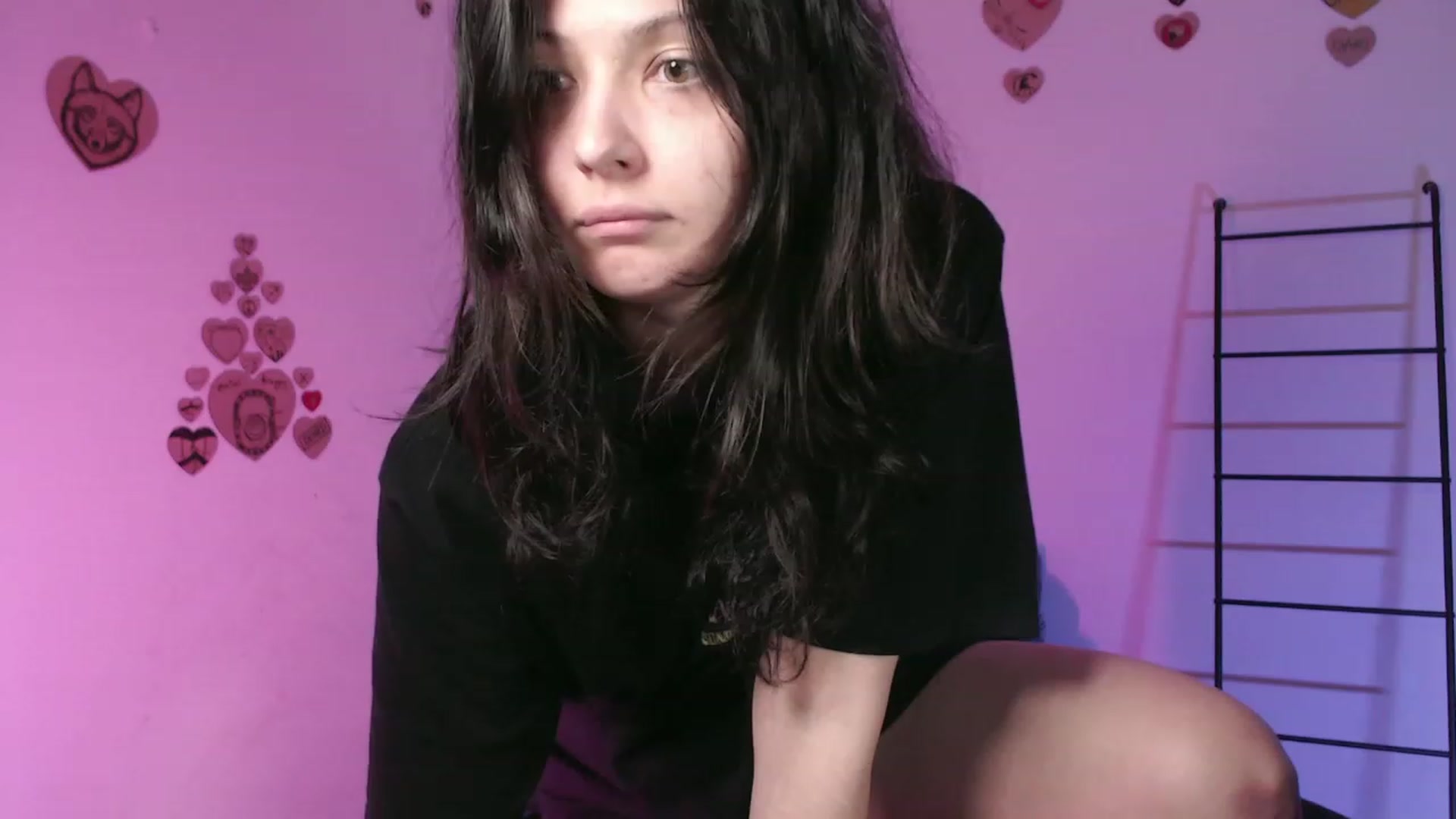 Gallery image thumbnail from RoomToAvoid's myfreecams stream on, 11/22/2023, 01:41 image 15 of 20