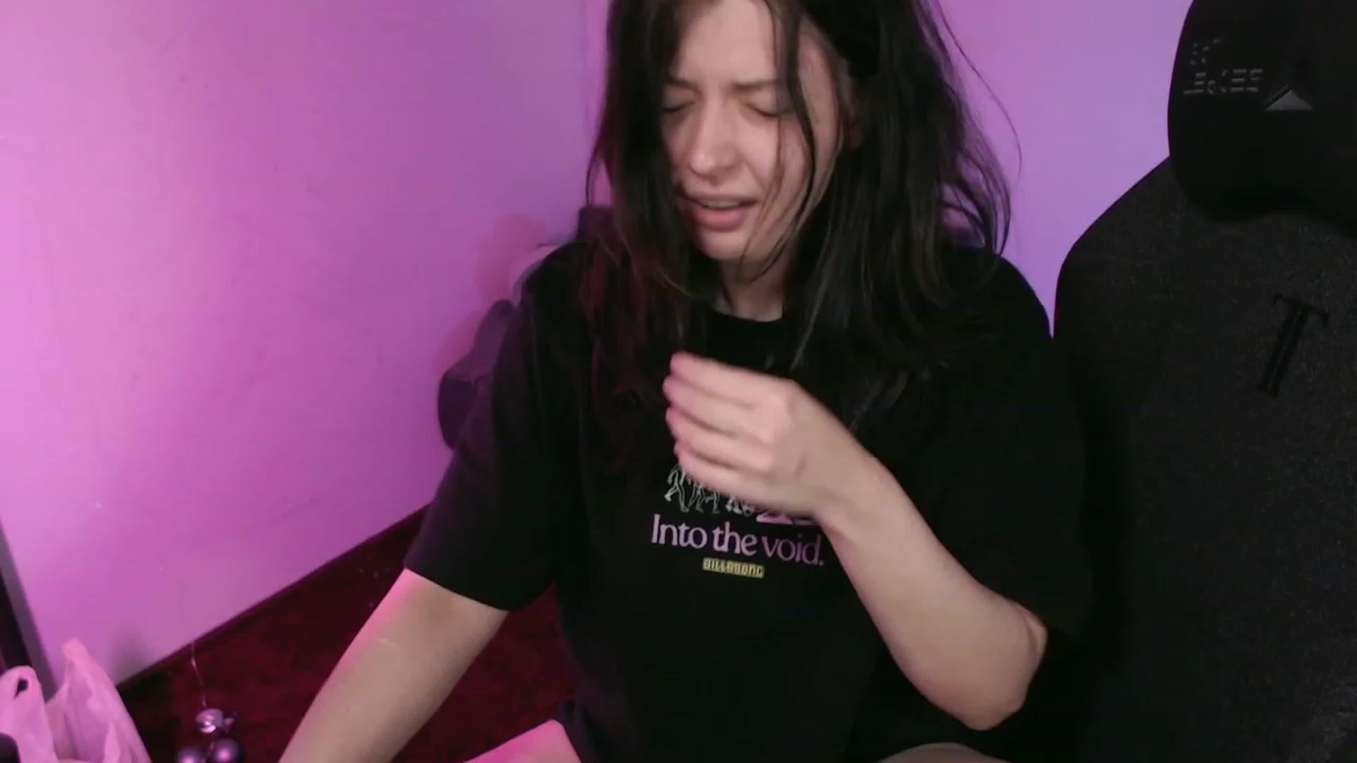 Gallery image thumbnail from RoomToAvoid's myfreecams stream on, 11/22/2023, 01:41 image 8 of 20