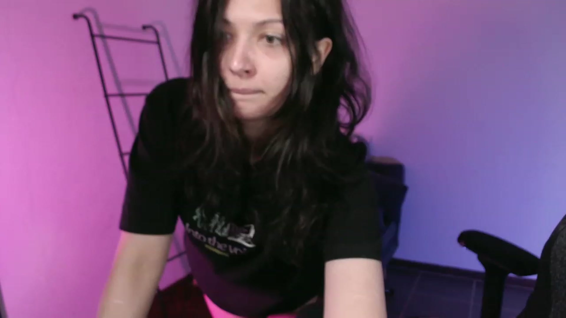 Gallery image thumbnail from RoomToAvoid's myfreecams stream on, 11/22/2023, 01:41 image 10 of 20