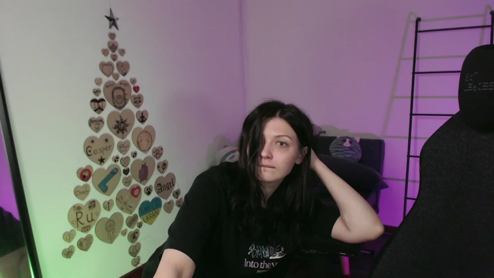 Gallery image thumbnail from RoomToAvoid's myfreecams stream on, 11/22/2023, 02:30 image 15 of 20